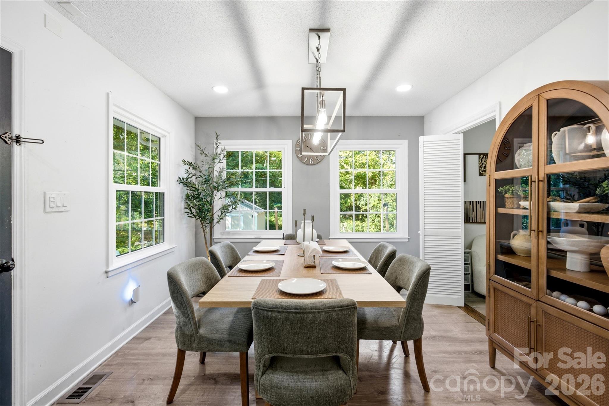Single Family Residence at 19213 Carter Circle, Cornelius, photo 9 of 21