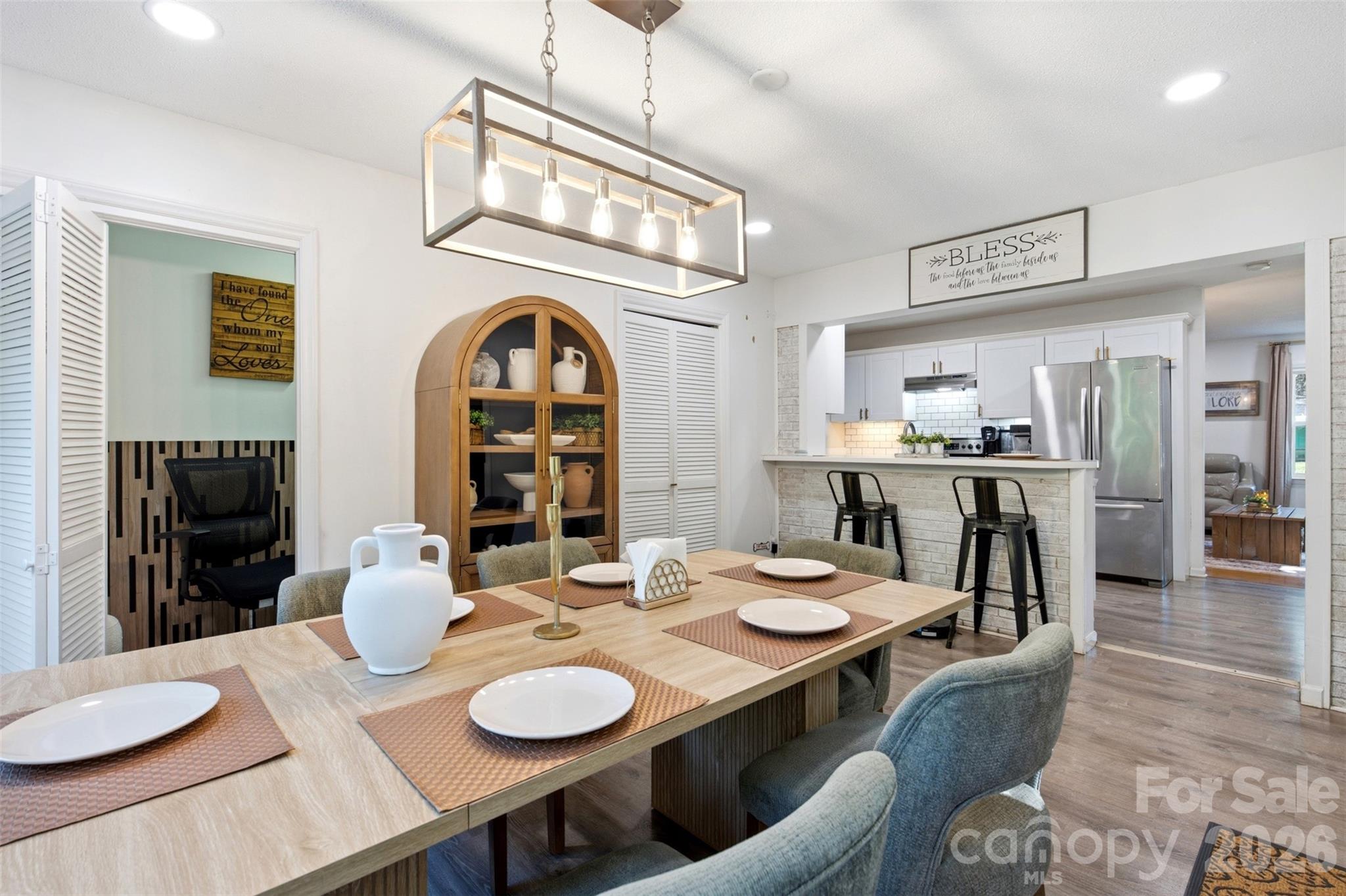 Single Family Residence at 19213 Carter Circle, Cornelius, photo 10 of 21
