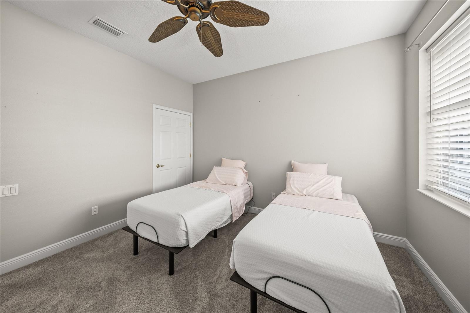 Condominium at 6430 MOORINGS POINT CIR #201, BRADENTON, photo 32 of 77