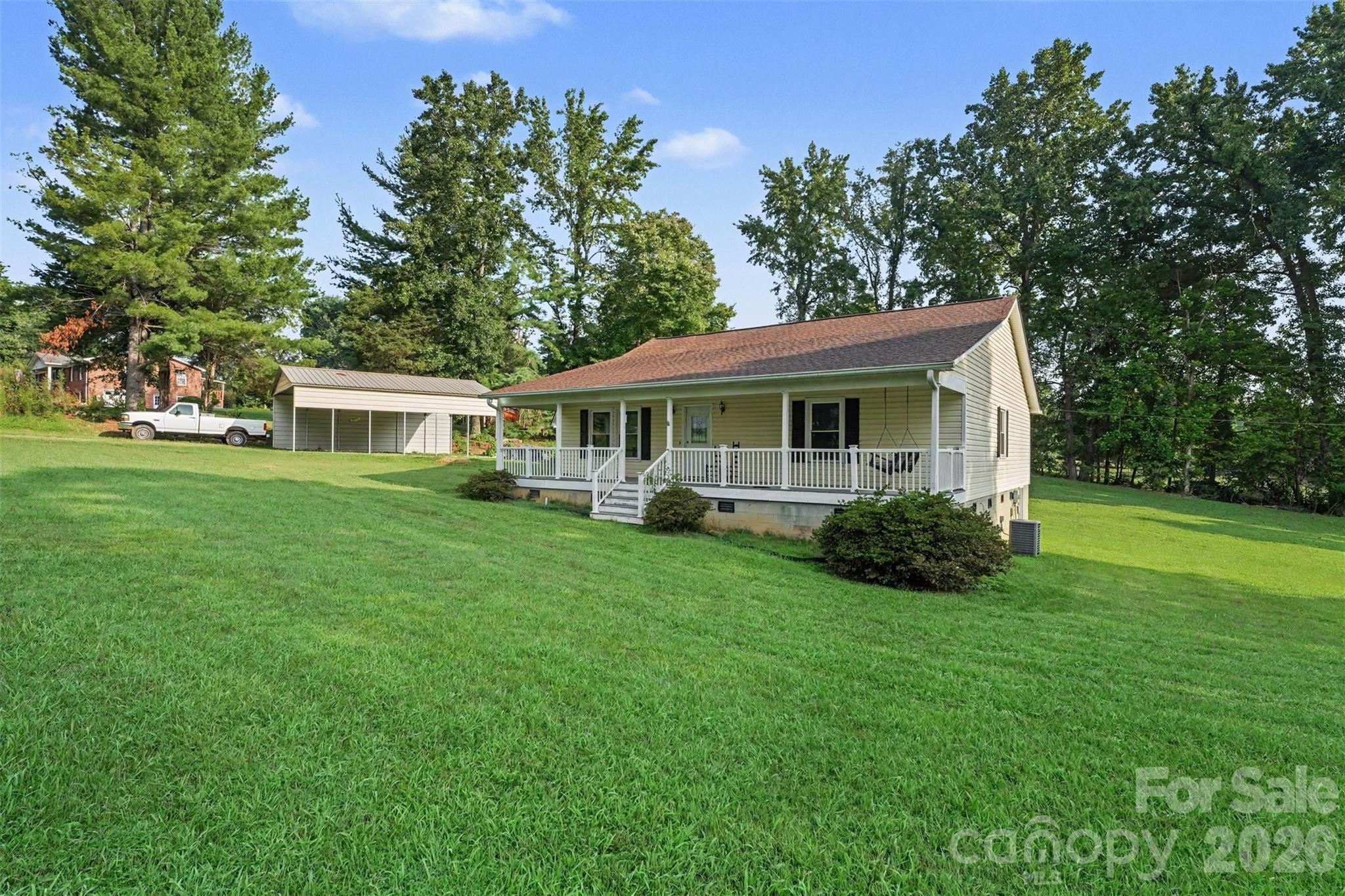 Single Family Residence at 171 Bevis Lane, Statesville, photo 2 of 32