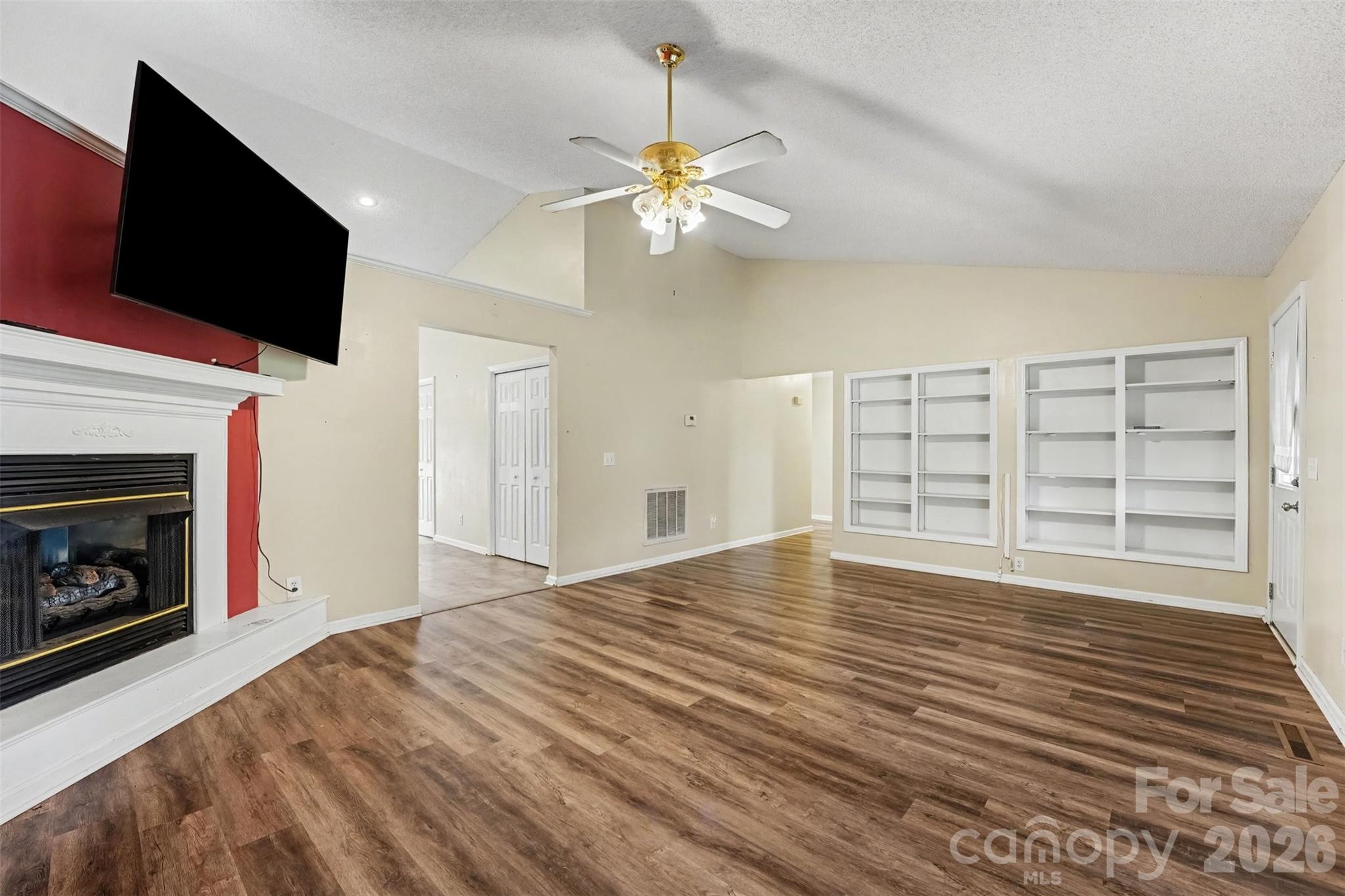 Single Family Residence at 171 Bevis Lane, Statesville, photo 5 of 32