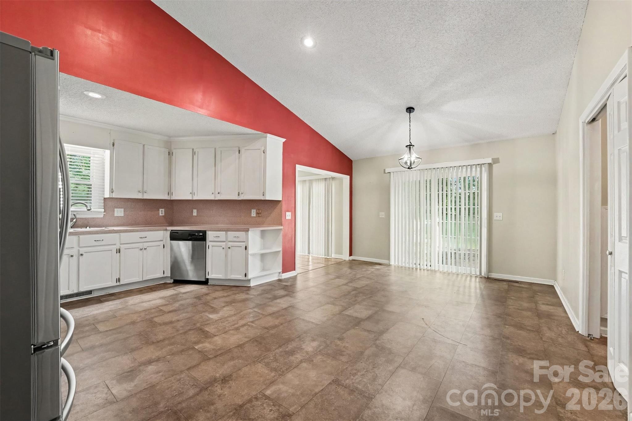 Single Family Residence at 171 Bevis Lane, Statesville, photo 7 of 32