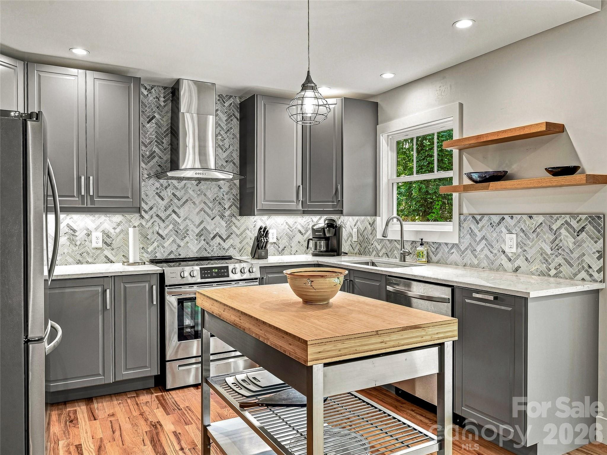Condominium at 141 Courtland Avenue, Asheville, photo 5 of 44