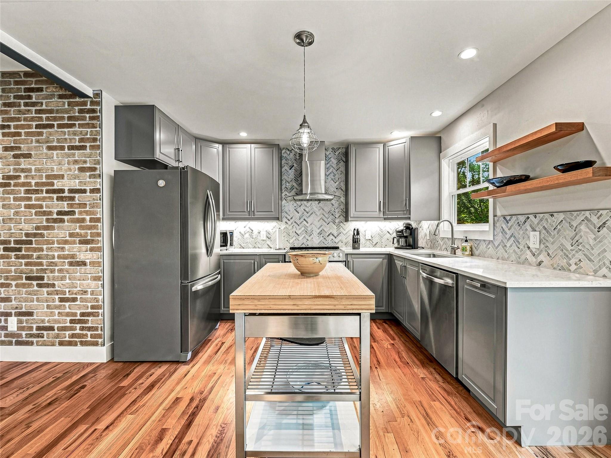 Condominium at 141 Courtland Avenue, Asheville, photo 12 of 44