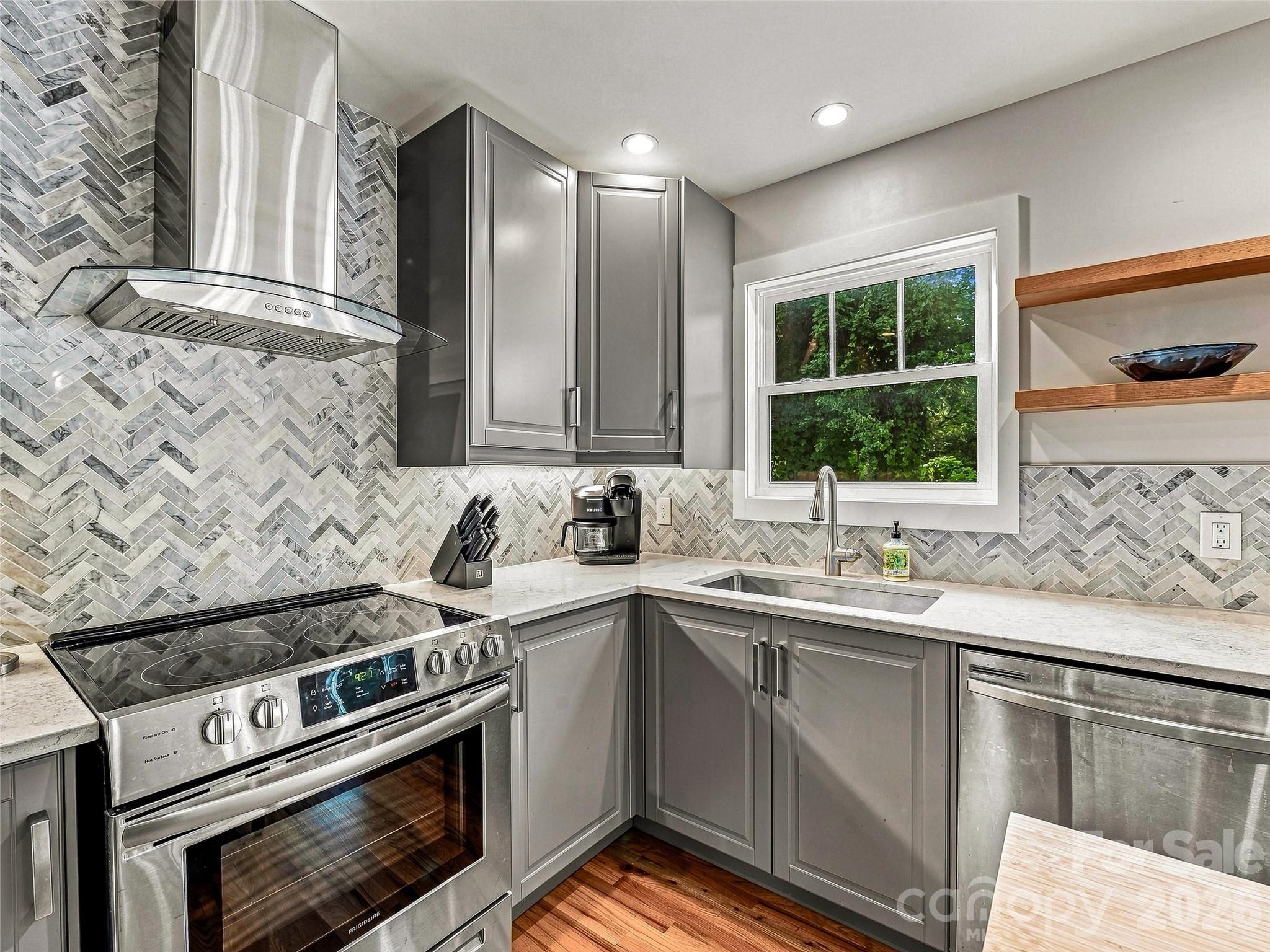 Condominium at 141 Courtland Avenue, Asheville, photo 14 of 44