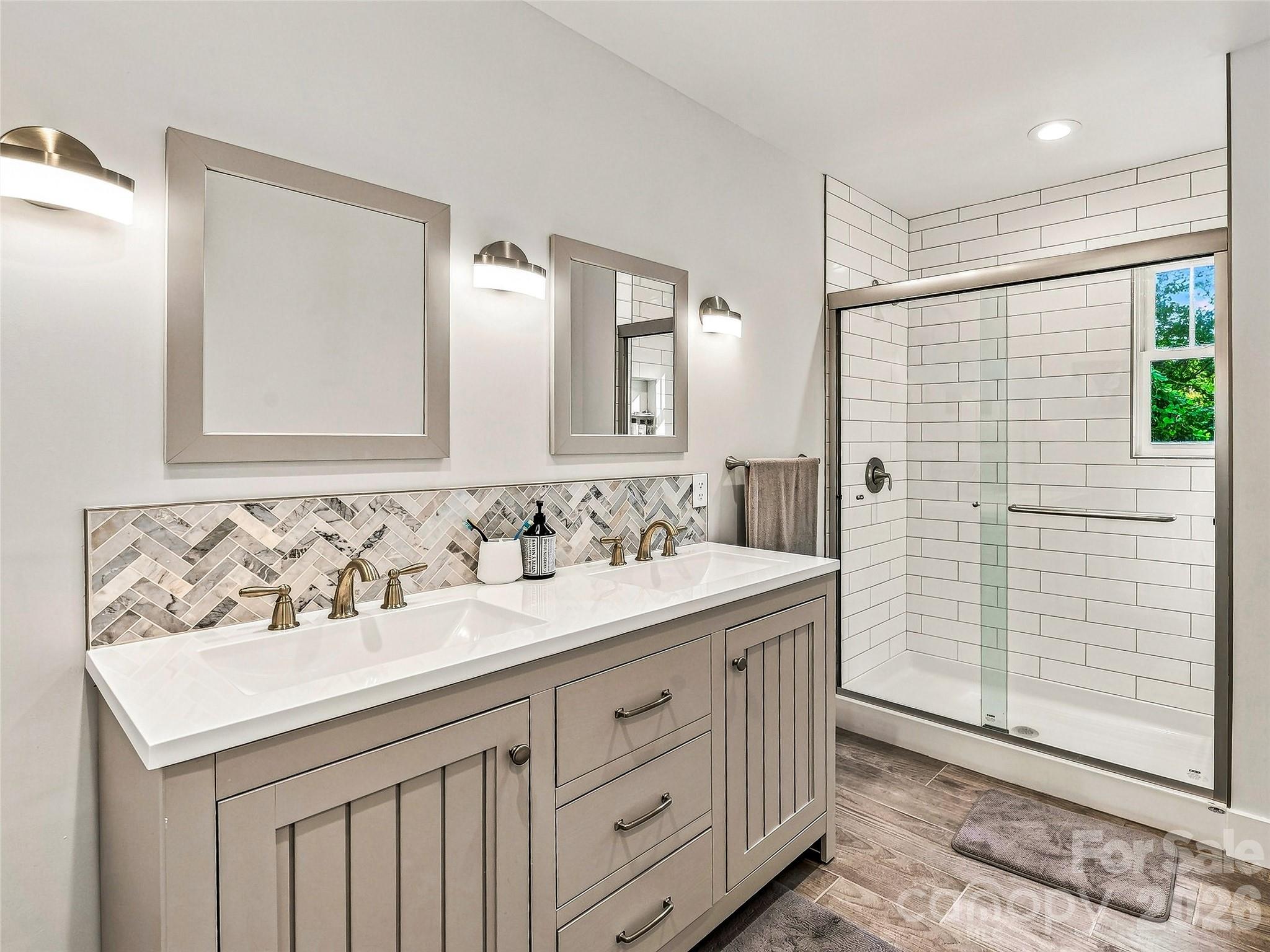 2nd primary bath upper level - 141 Courtland Avenue, Asheville