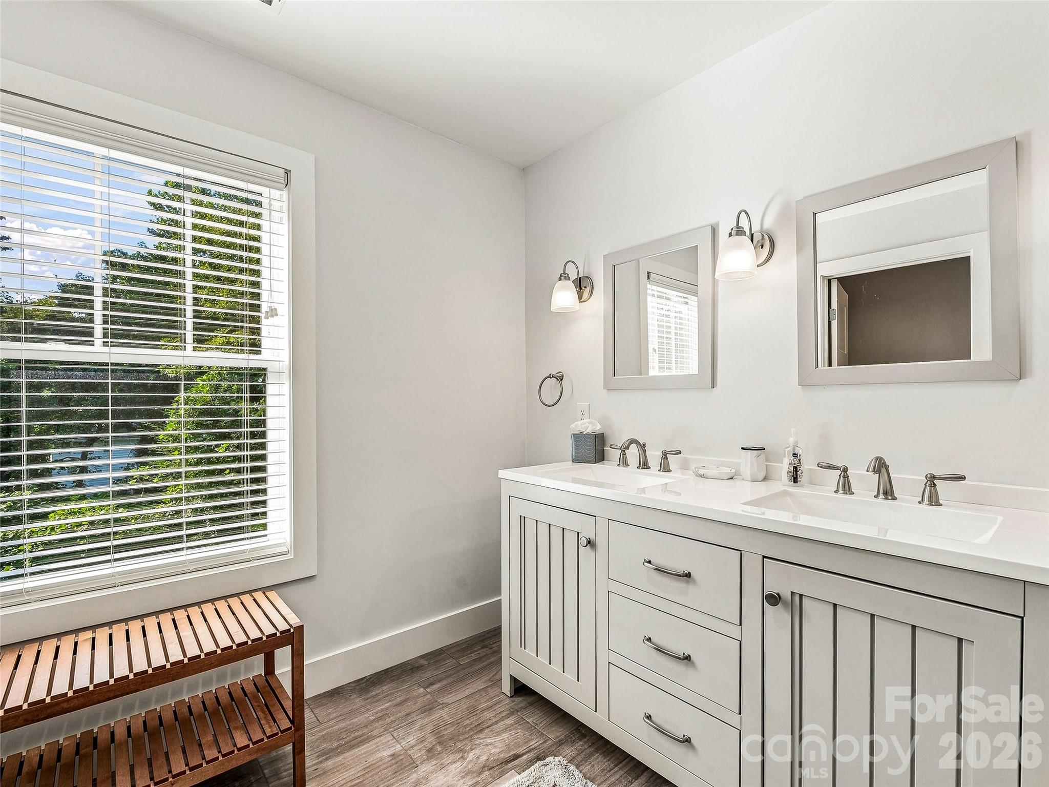 Full bath upper level - 141 Courtland Avenue, Asheville