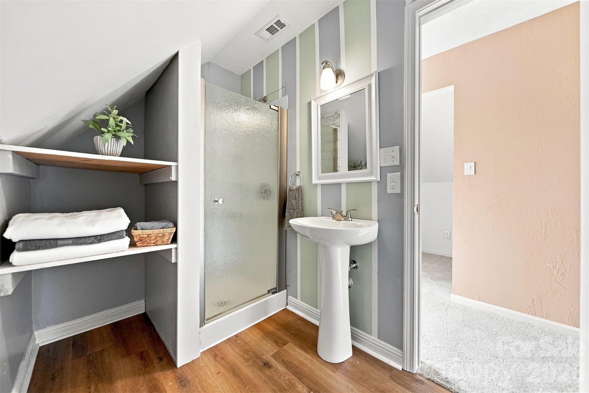 full bath on 2nd floor - 4948 Betty Drive NE, Hickory