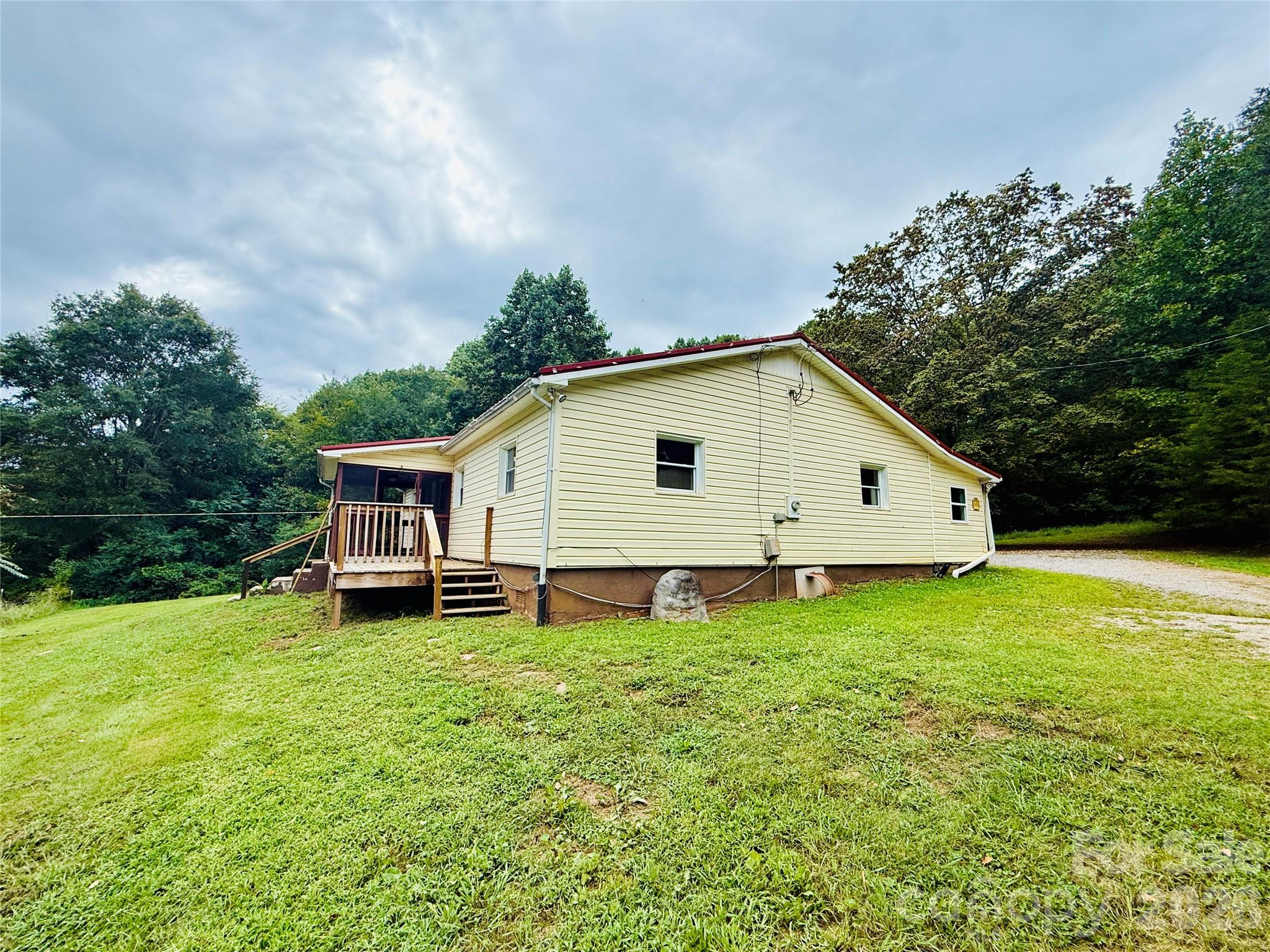 Single Family Residence at 126 Penguin Lane, Statesville, photo 2 of 16