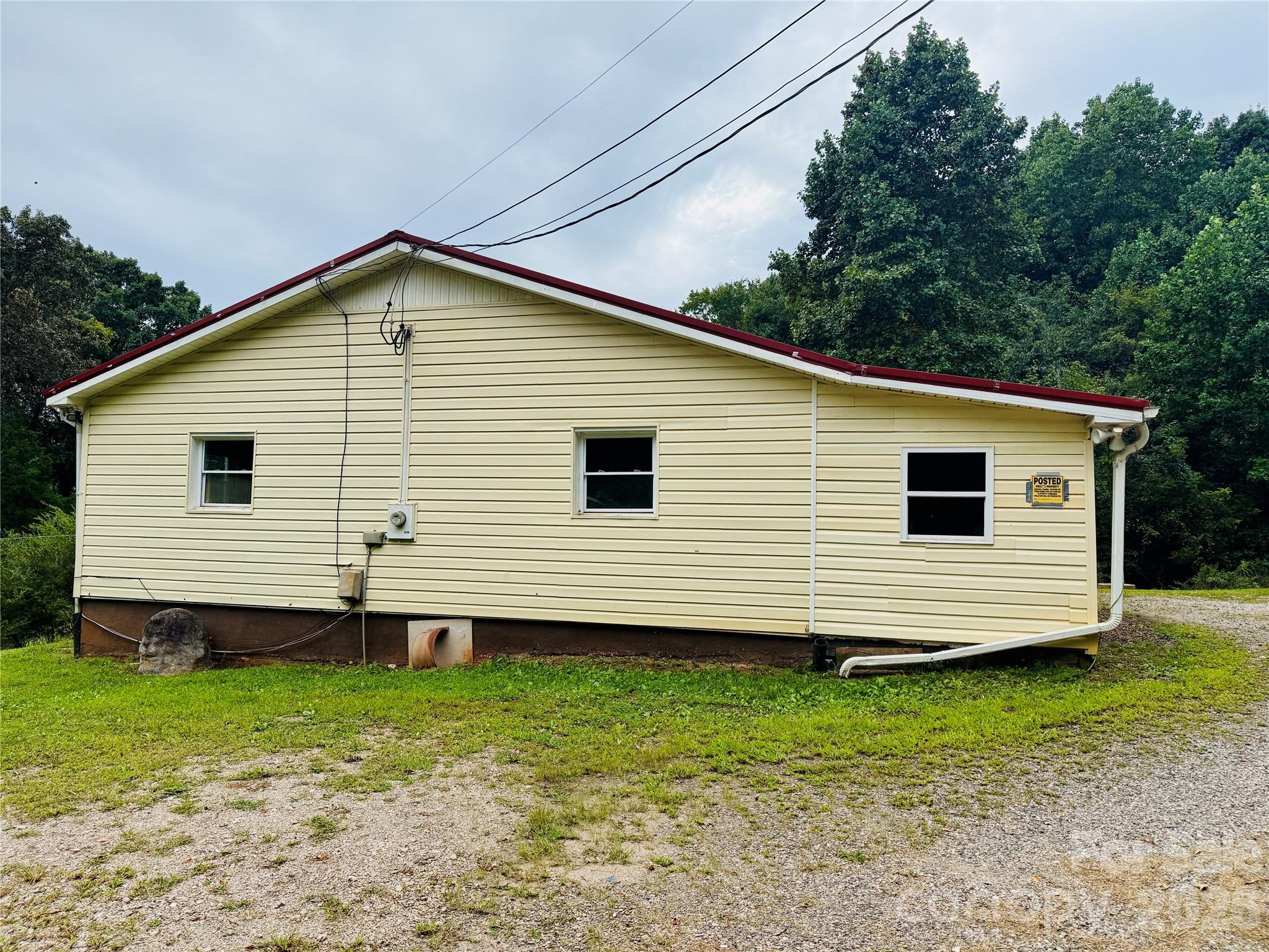 Single Family Residence at 126 Penguin Lane, Statesville, photo 3 of 16