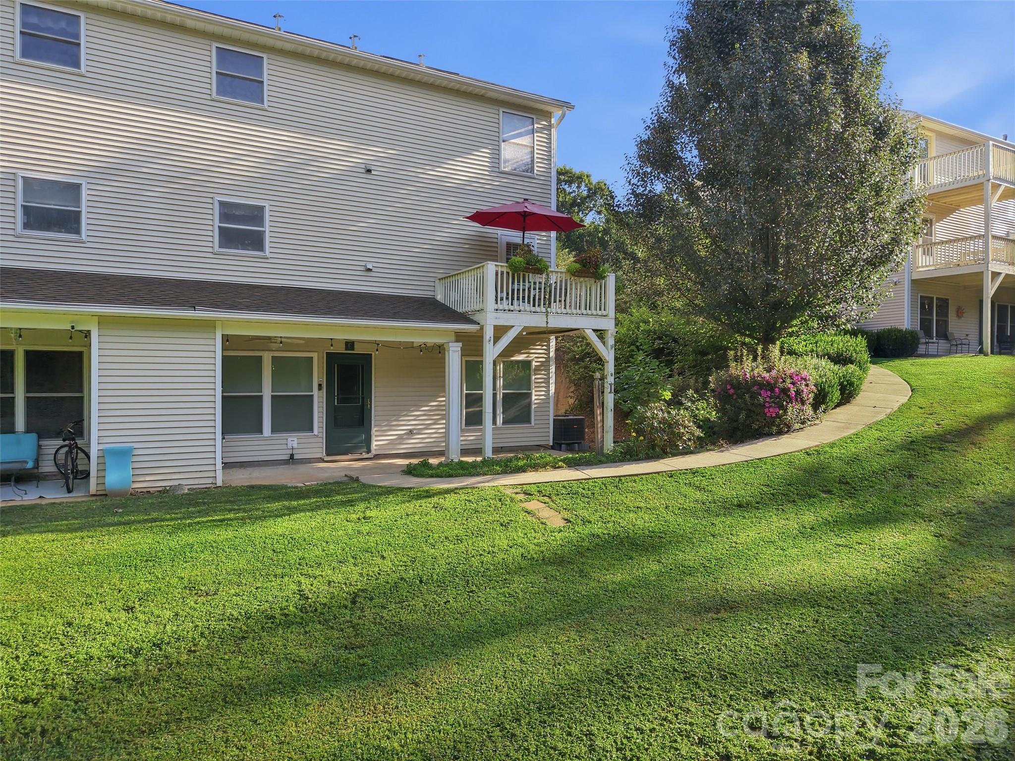 Condominium at 19 Krista Circle, Candler, photo 4 of 40