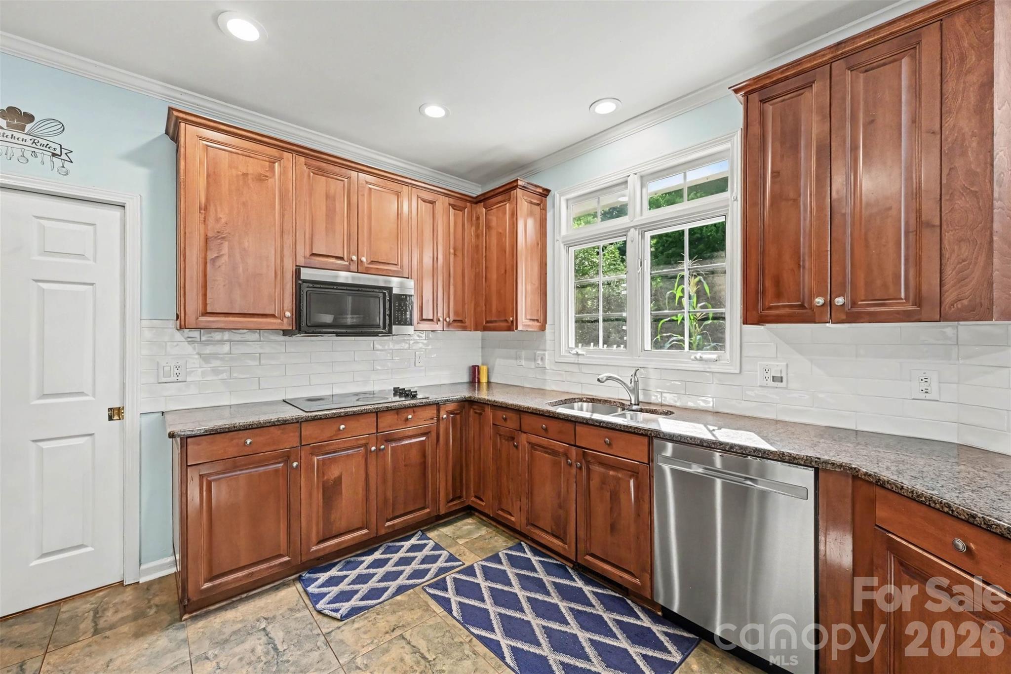 Single Family Residence at 1538 Wickerby Court, Matthews, photo 9 of 22