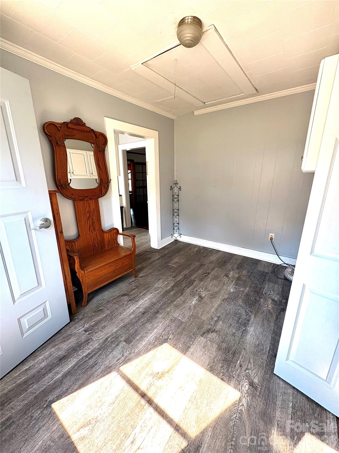 Mud Room - 1001 Klondale Avenue, Kannapolis