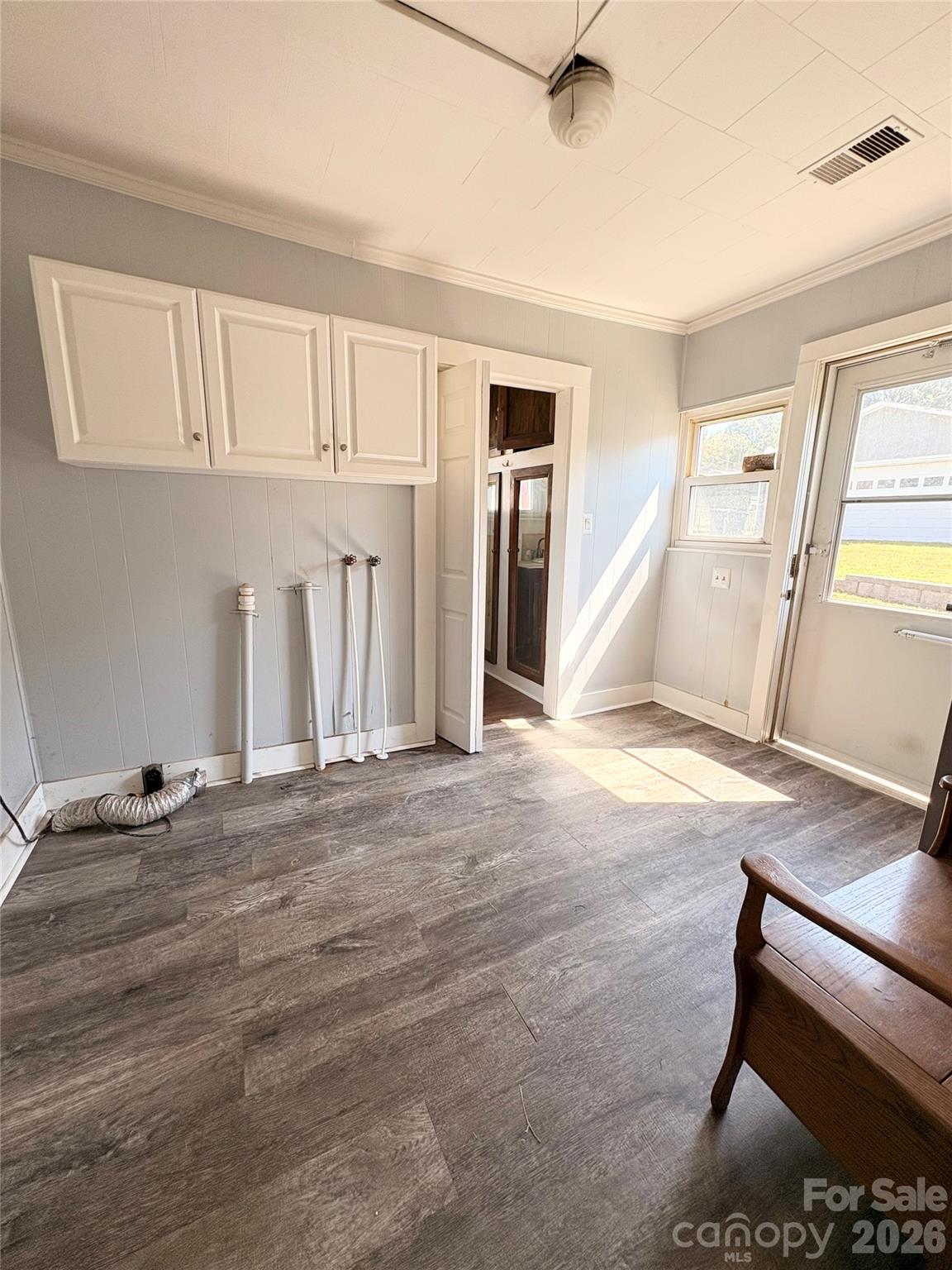 Mud Room - 1001 Klondale Avenue, Kannapolis