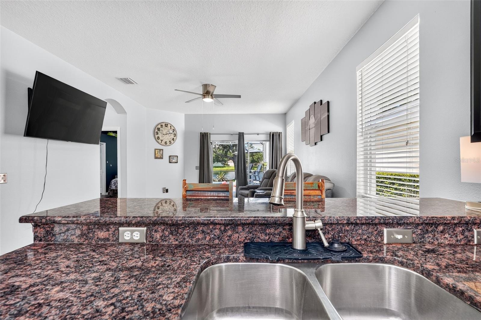 Single Family Residence at 6218 BLACKDRUM CT, BRADENTON, photo 20 of 65