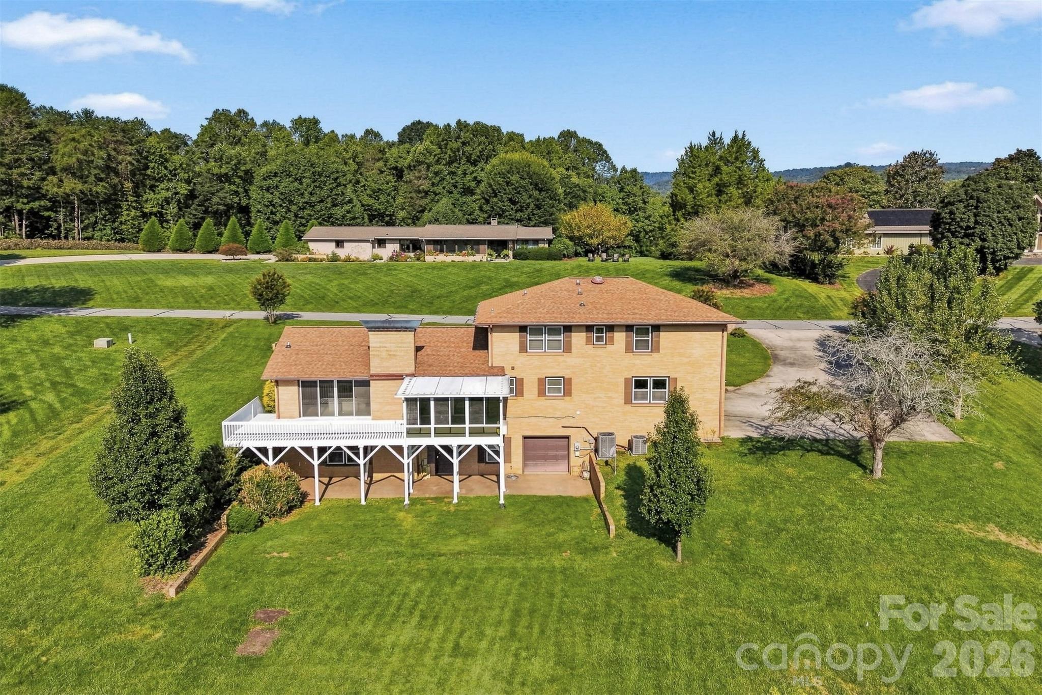 Single Family Residence at 2796 Lakeview Drive, Lenoir, photo 2 of 47