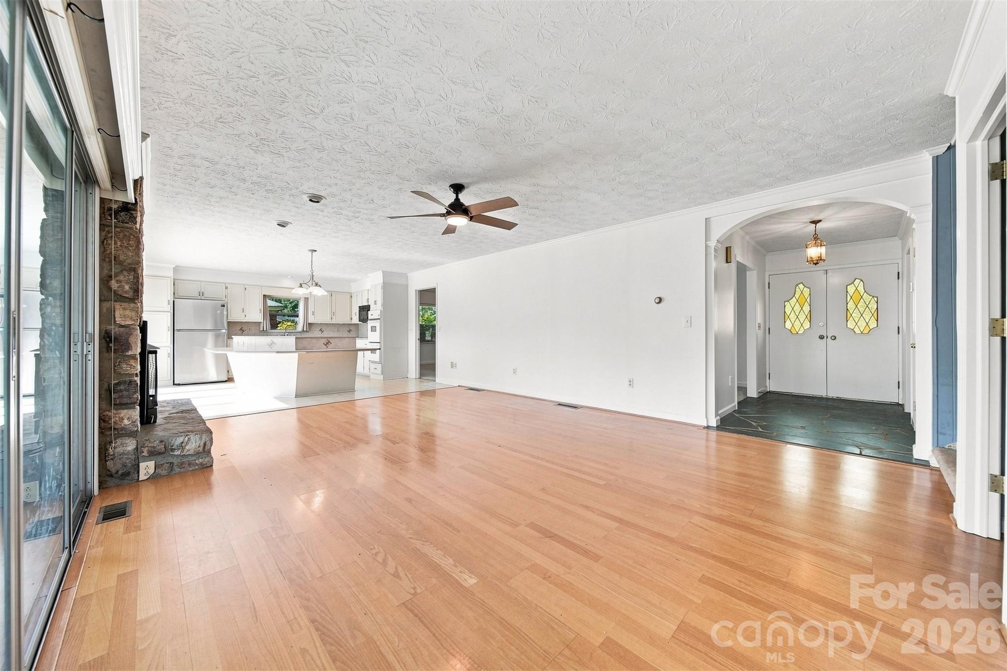 Single Family Residence at 2796 Lakeview Drive, Lenoir, photo 5 of 47