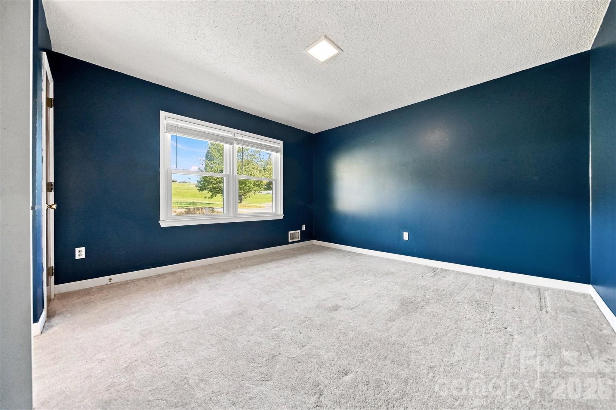Single Family Residence at 2796 Lakeview Drive, Lenoir, photo 17 of 47