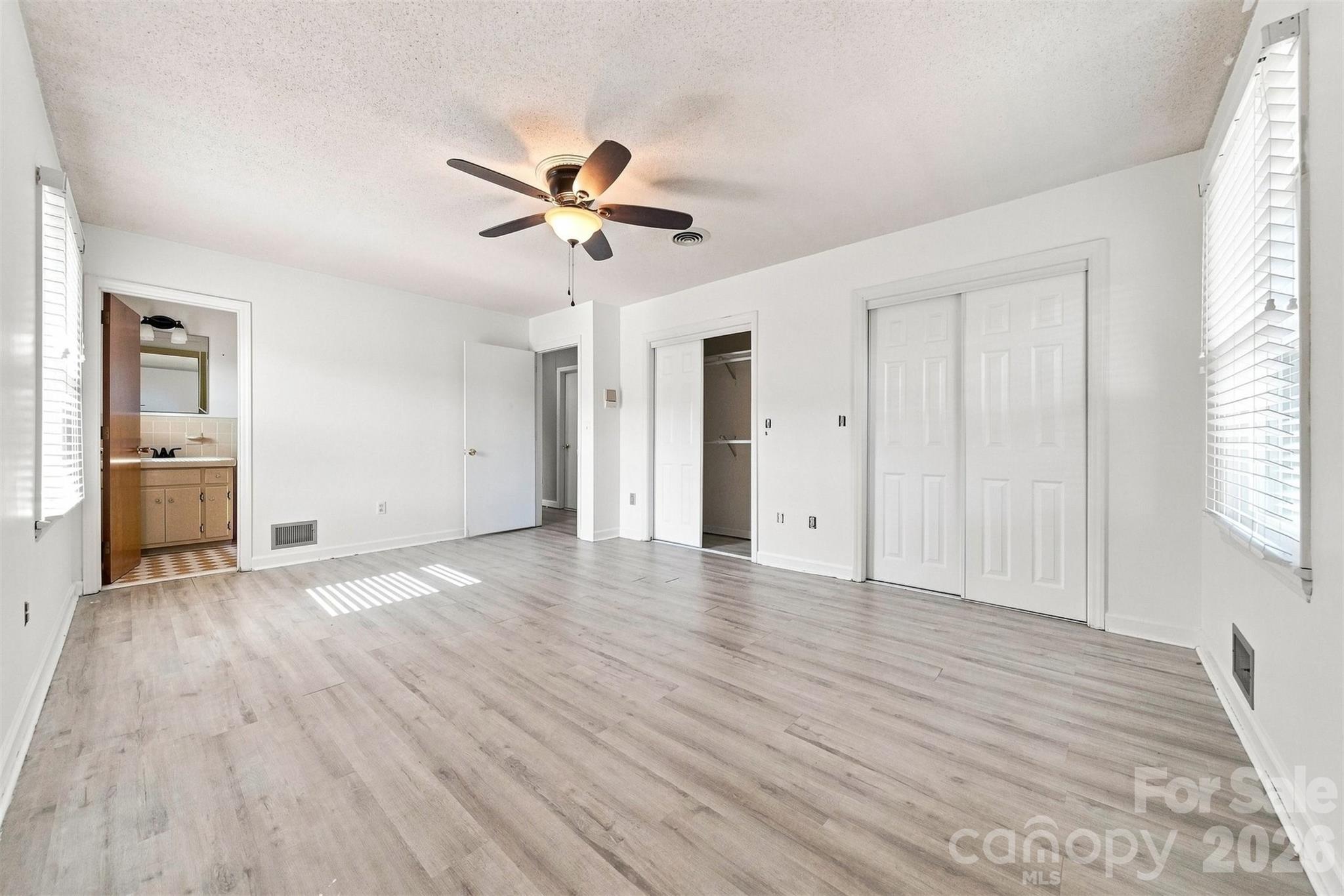 Single Family Residence at 2796 Lakeview Drive, Lenoir, photo 18 of 47