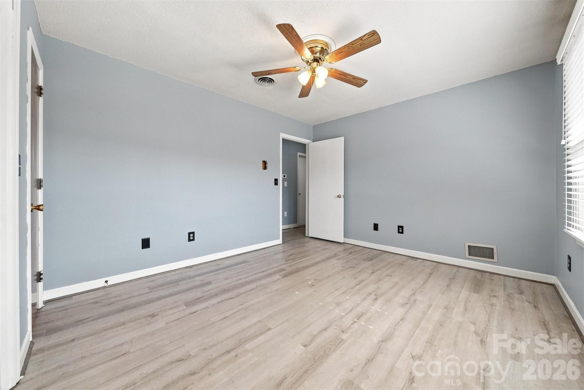 Single Family Residence at 2796 Lakeview Drive, Lenoir, photo 27 of 47