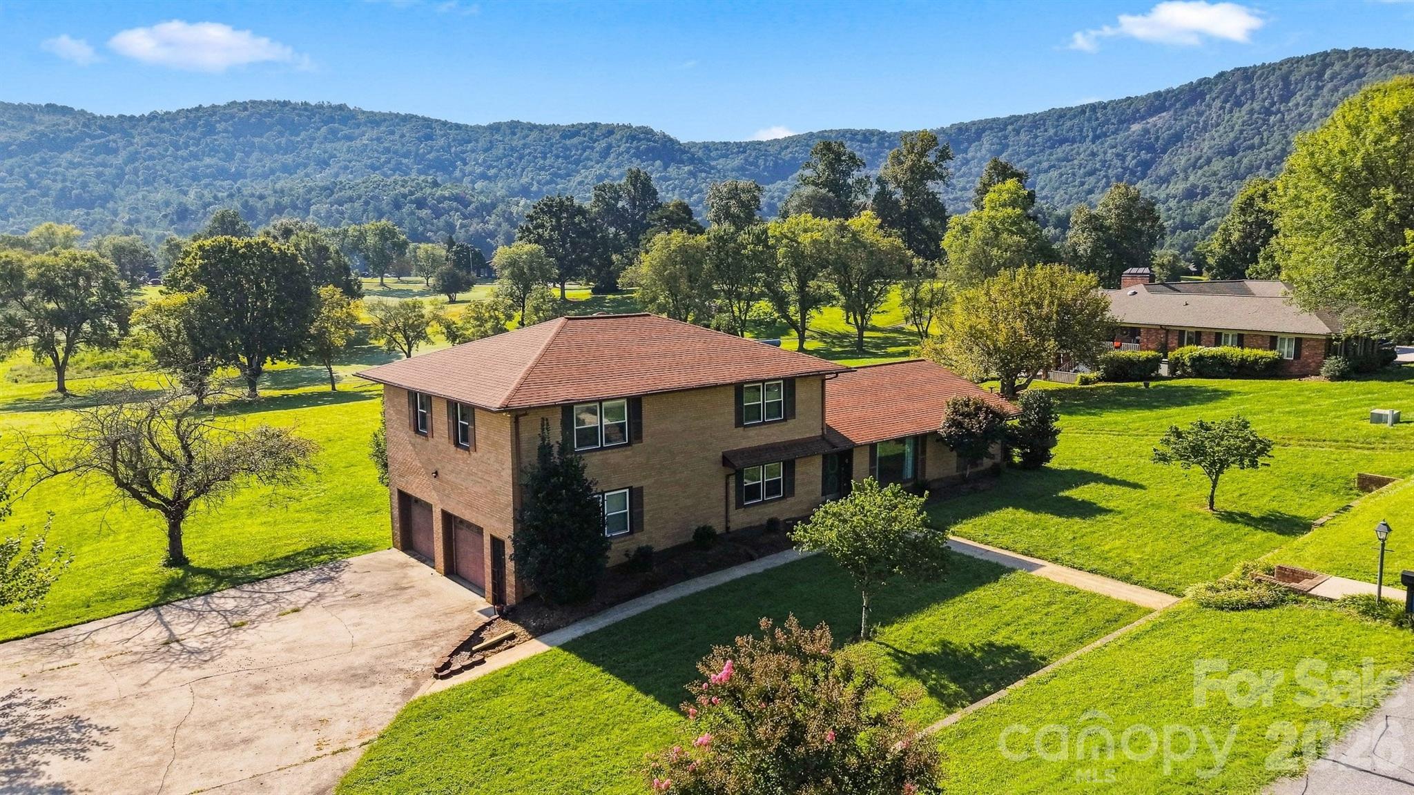 Single Family Residence at 2796 Lakeview Drive, Lenoir, photo 41 of 47
