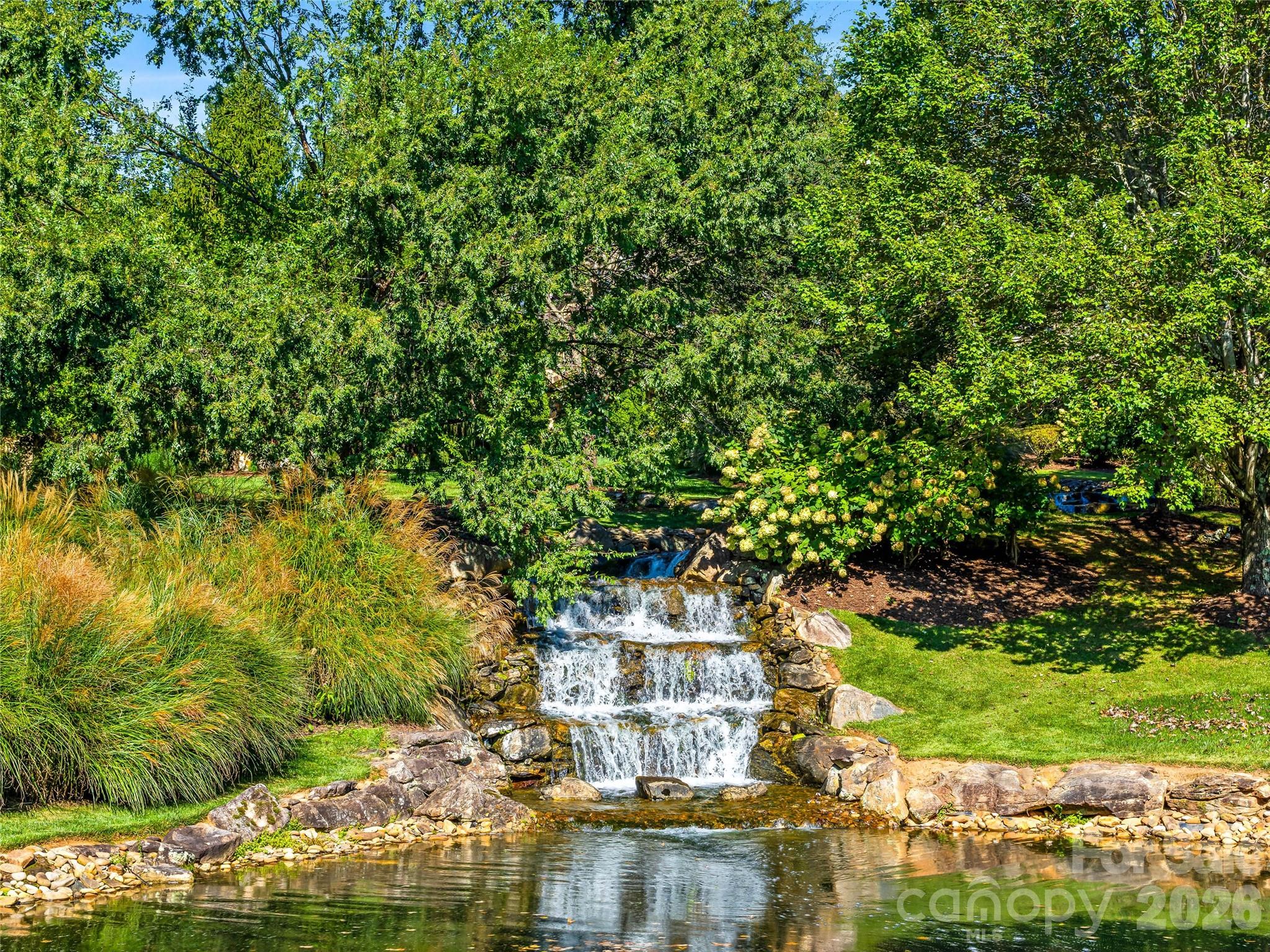 waterfall view house - 583 Walnut Valley Parkway, Arden