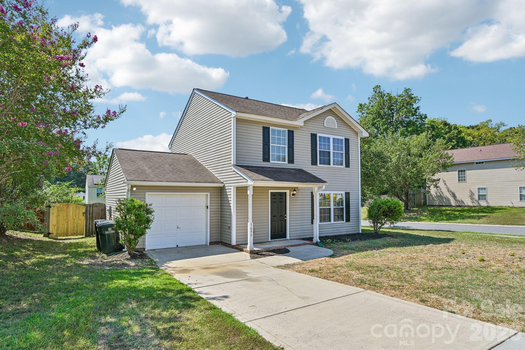 Single Family Residence at 1695 Tate Road, Rock Hill, photo 3 of 31