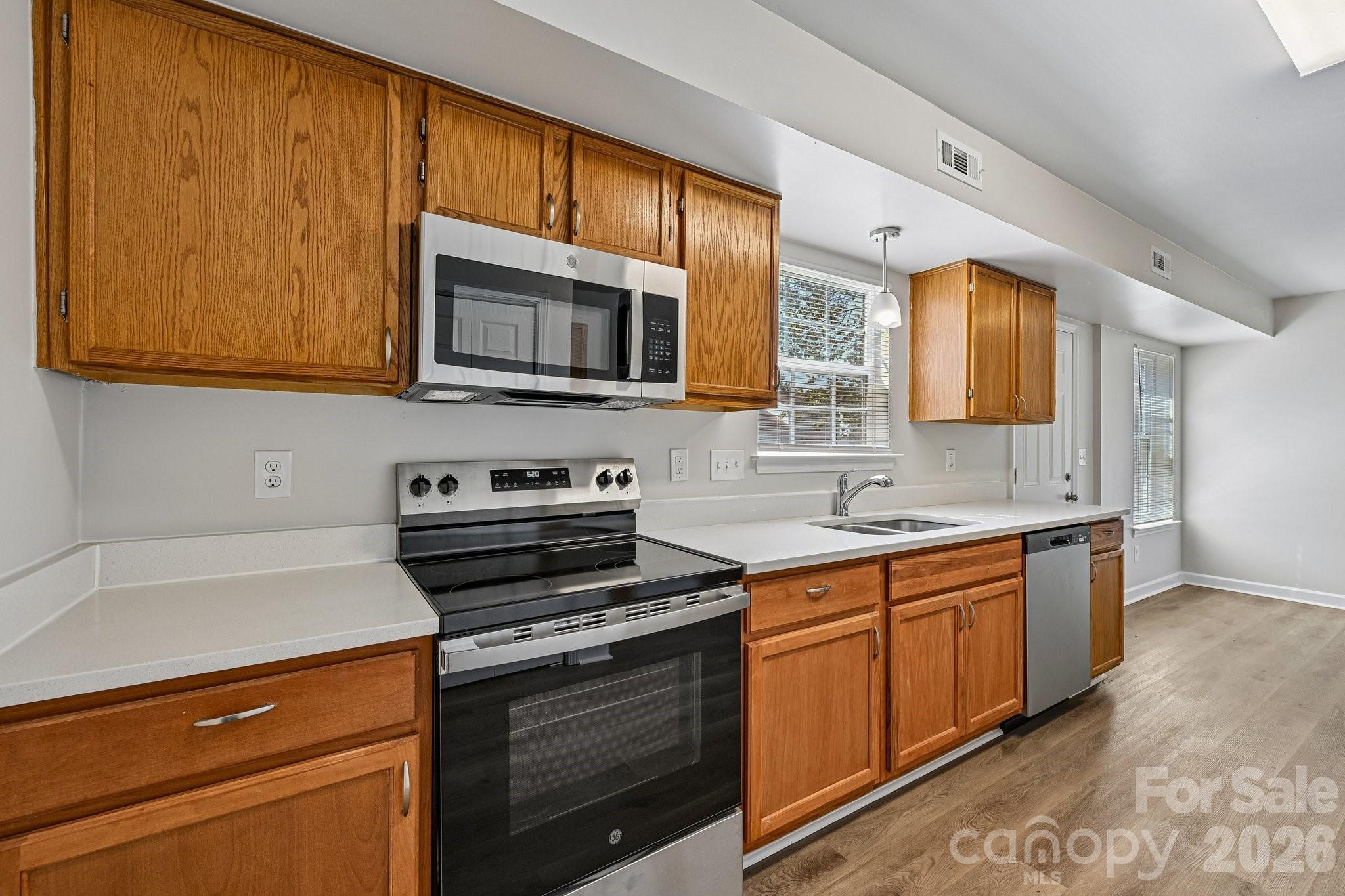 Single Family Residence at 1695 Tate Road, Rock Hill, photo 10 of 31