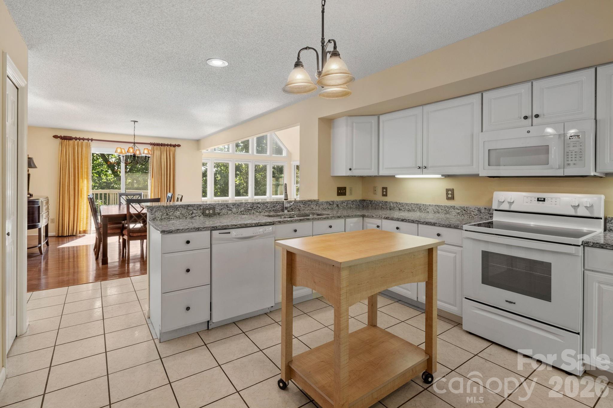 Condominium at 324 DAWNBROOK Drive, Flat Rock, photo 12 of 48