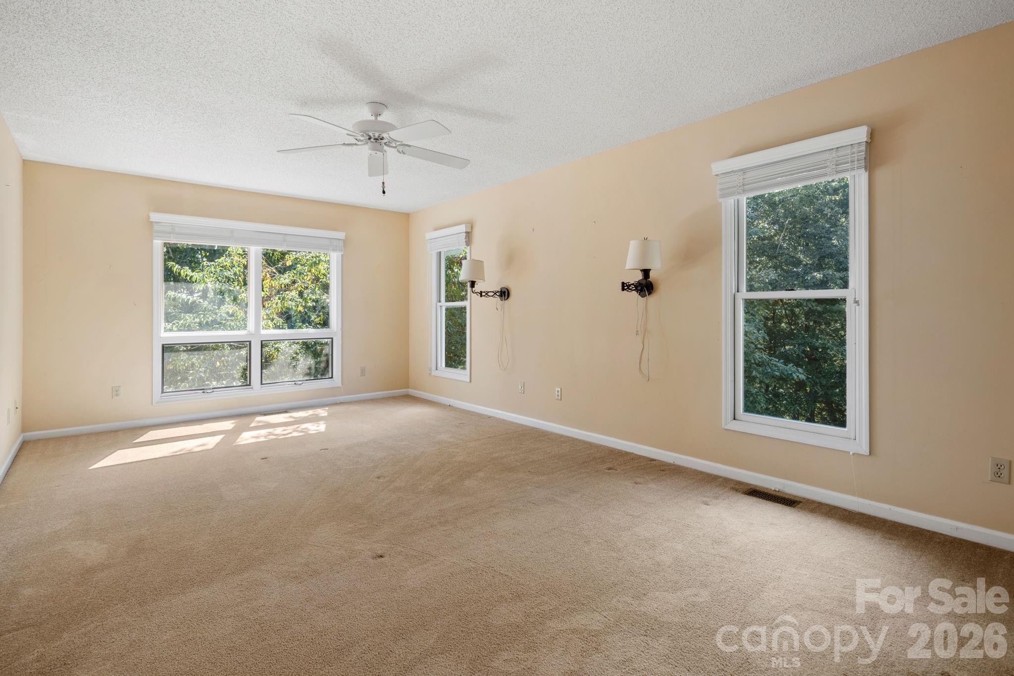 Condominium at 324 DAWNBROOK Drive, Flat Rock, photo 15 of 48