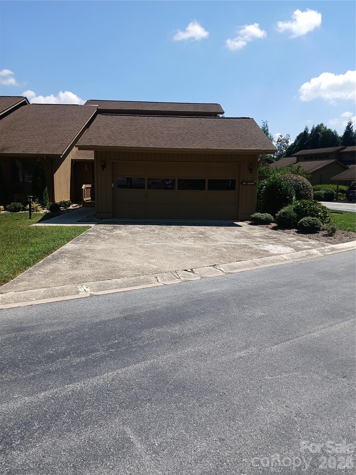 2 car garage view - 304 red oak Drive, Hendersonville