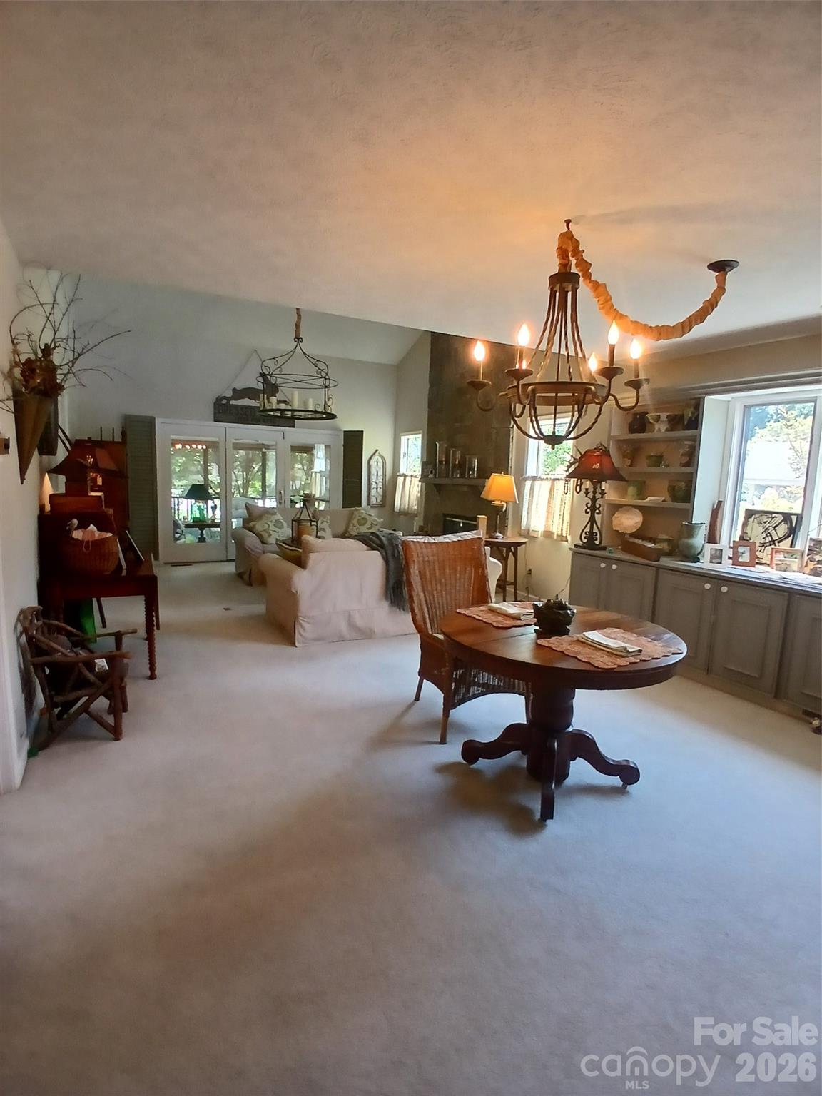 View of dining and built ins - 304 red oak Drive, Hendersonville