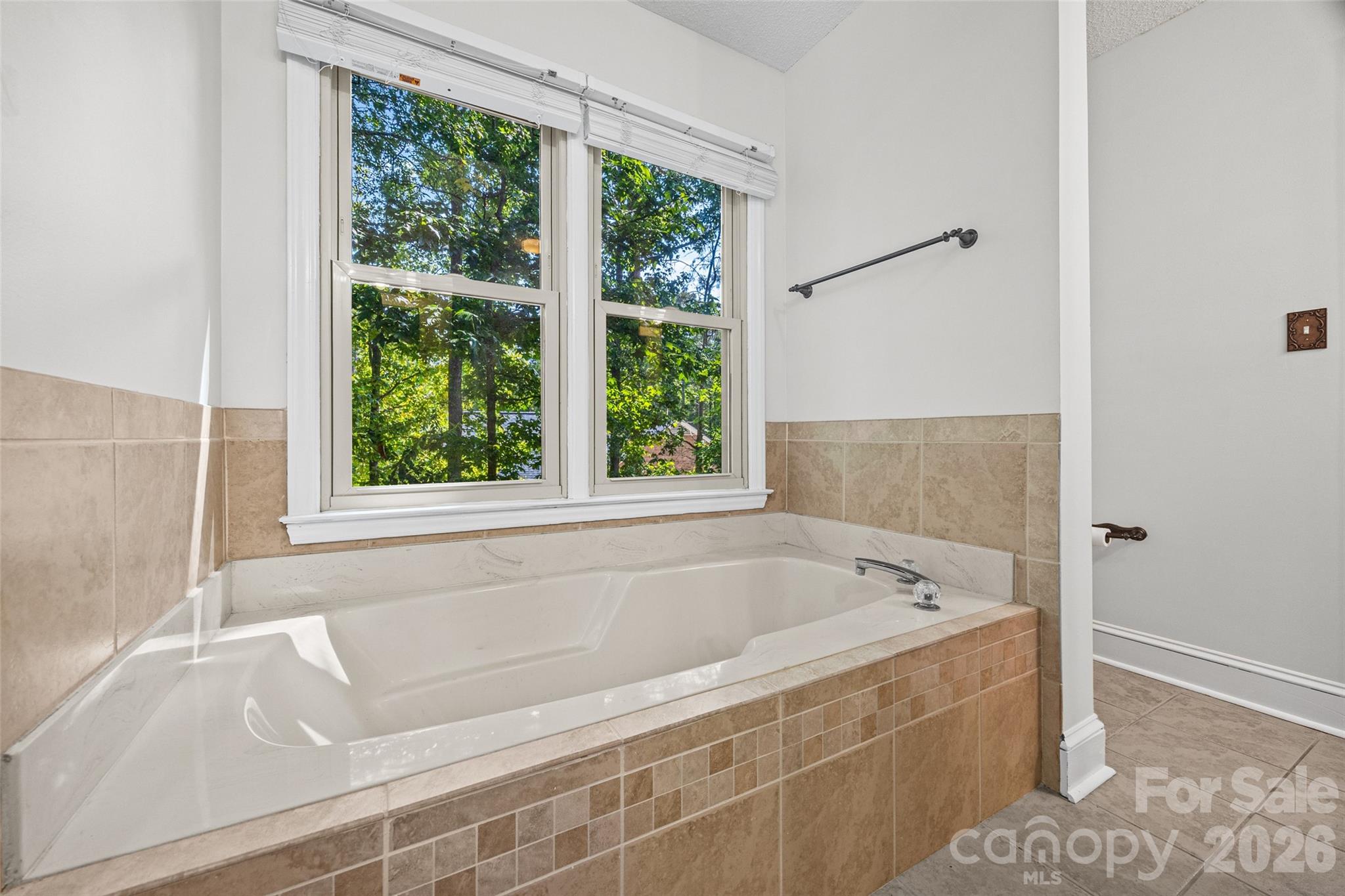 Single Family Residence at 1596 Old Tara Lane, Fort Mill, photo 24 of 37