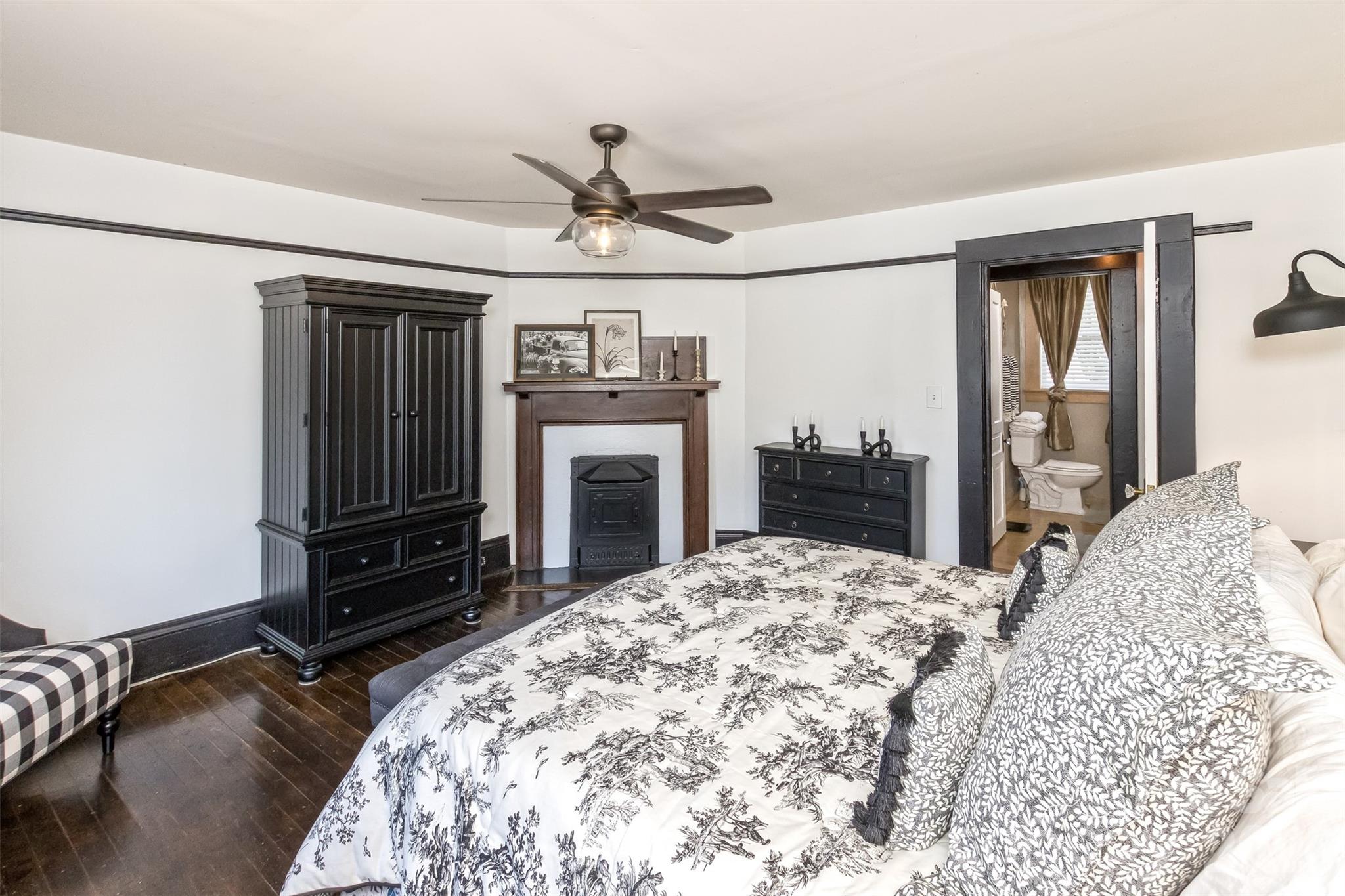 Upstairs Bedroom - 293 Fairview Road, Asheville