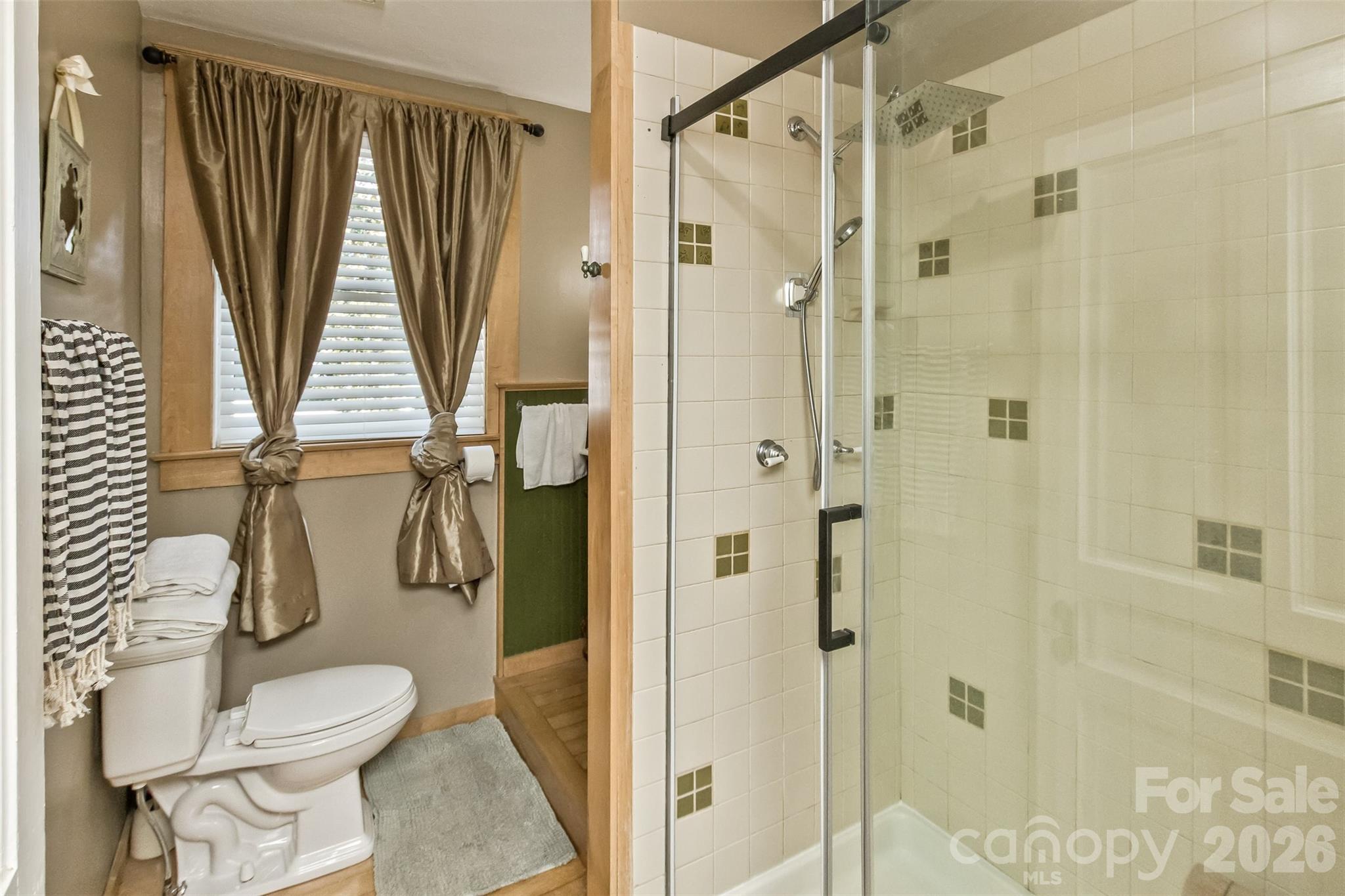 Upstairs full bath - 293 Fairview Road, Asheville