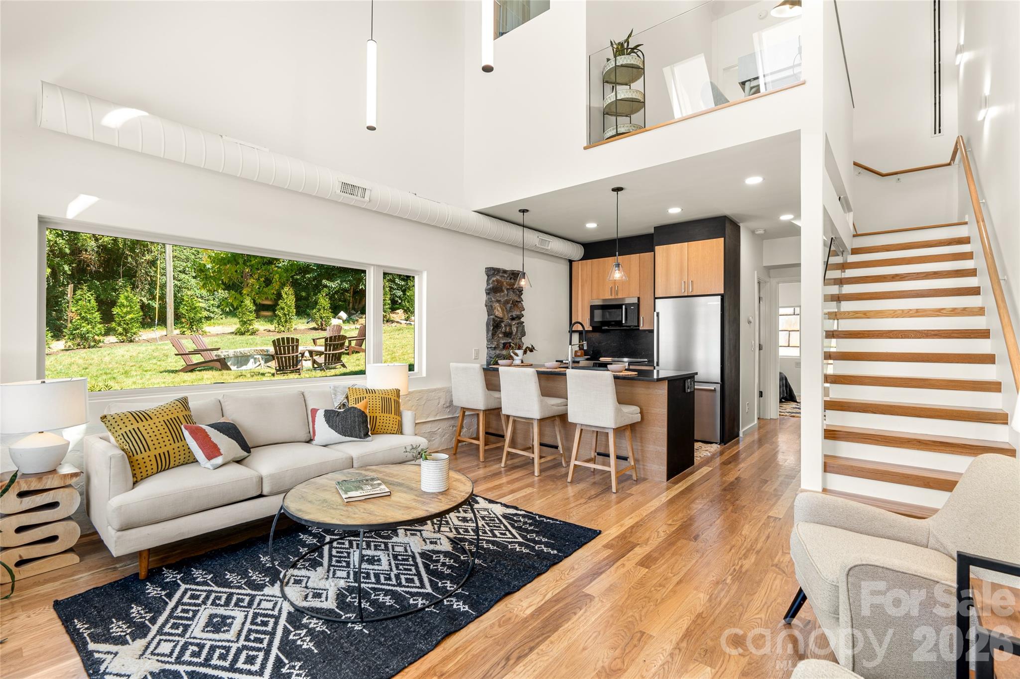 Beautiful, open and bright. - 4 Roberts Street, Asheville