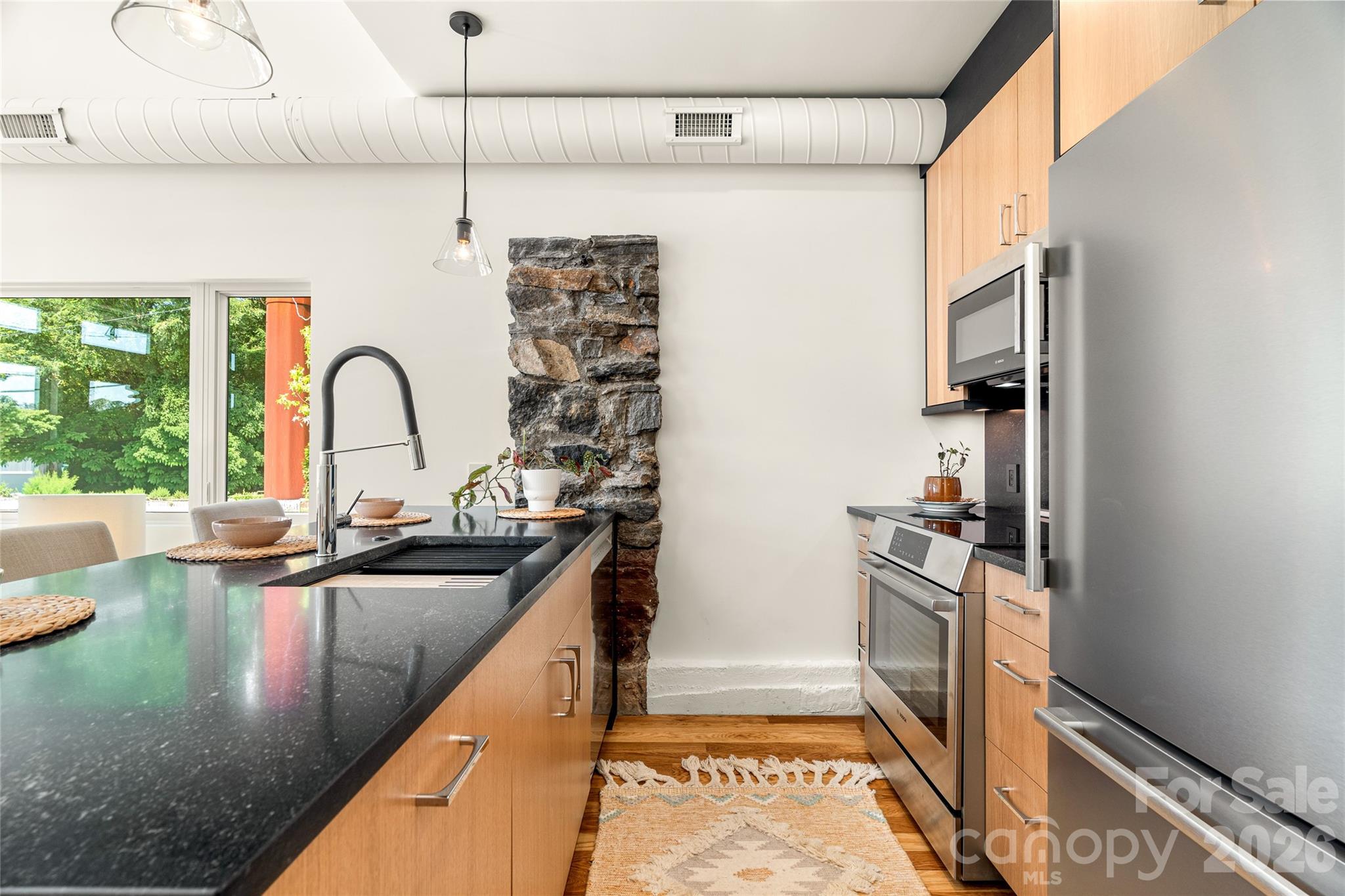 Kitchen has everything you need! - 4 Roberts Street, Asheville