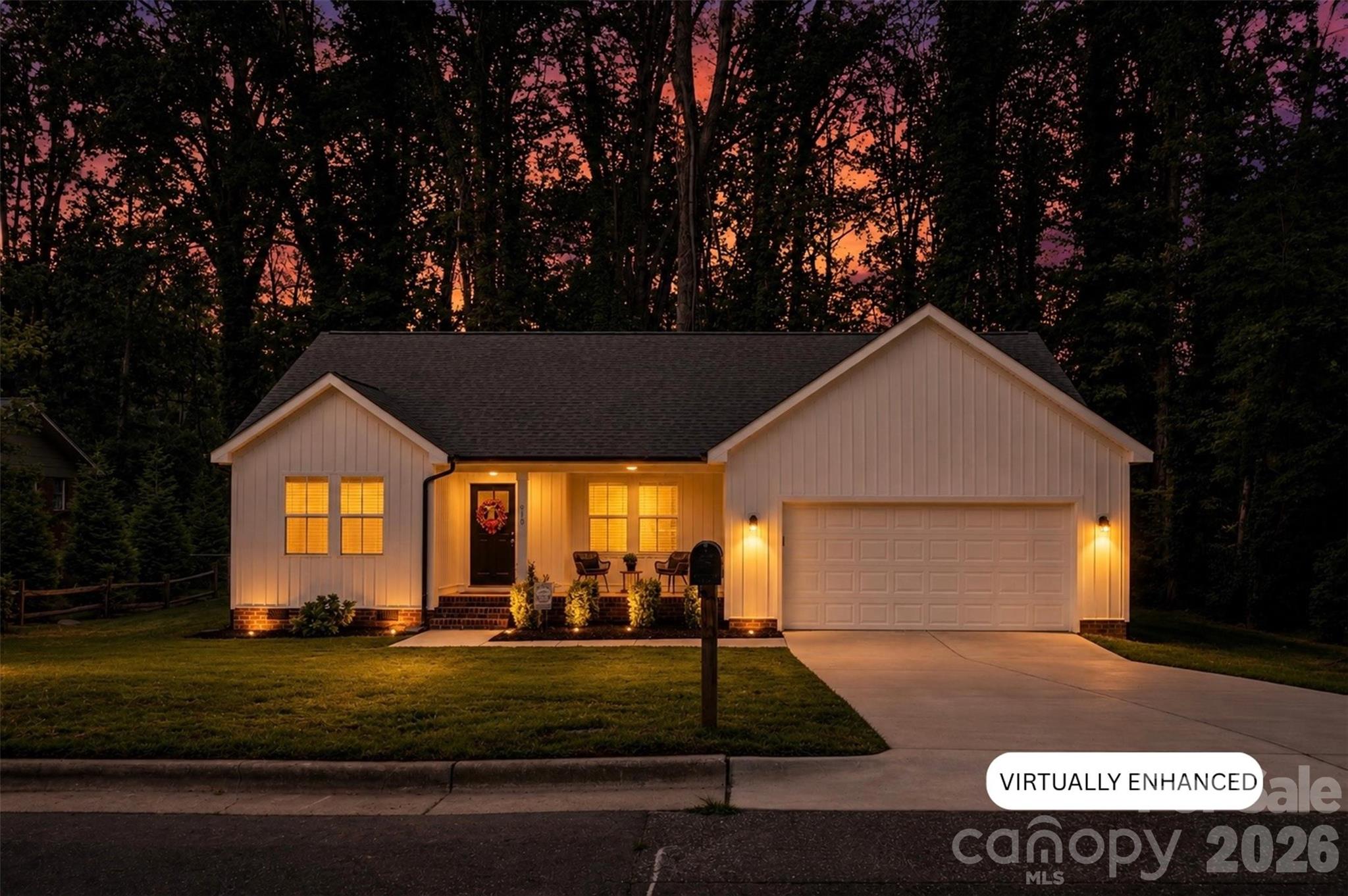 Single Family Residence at 918 Brookwood Court, Statesville, photo 2 of 31