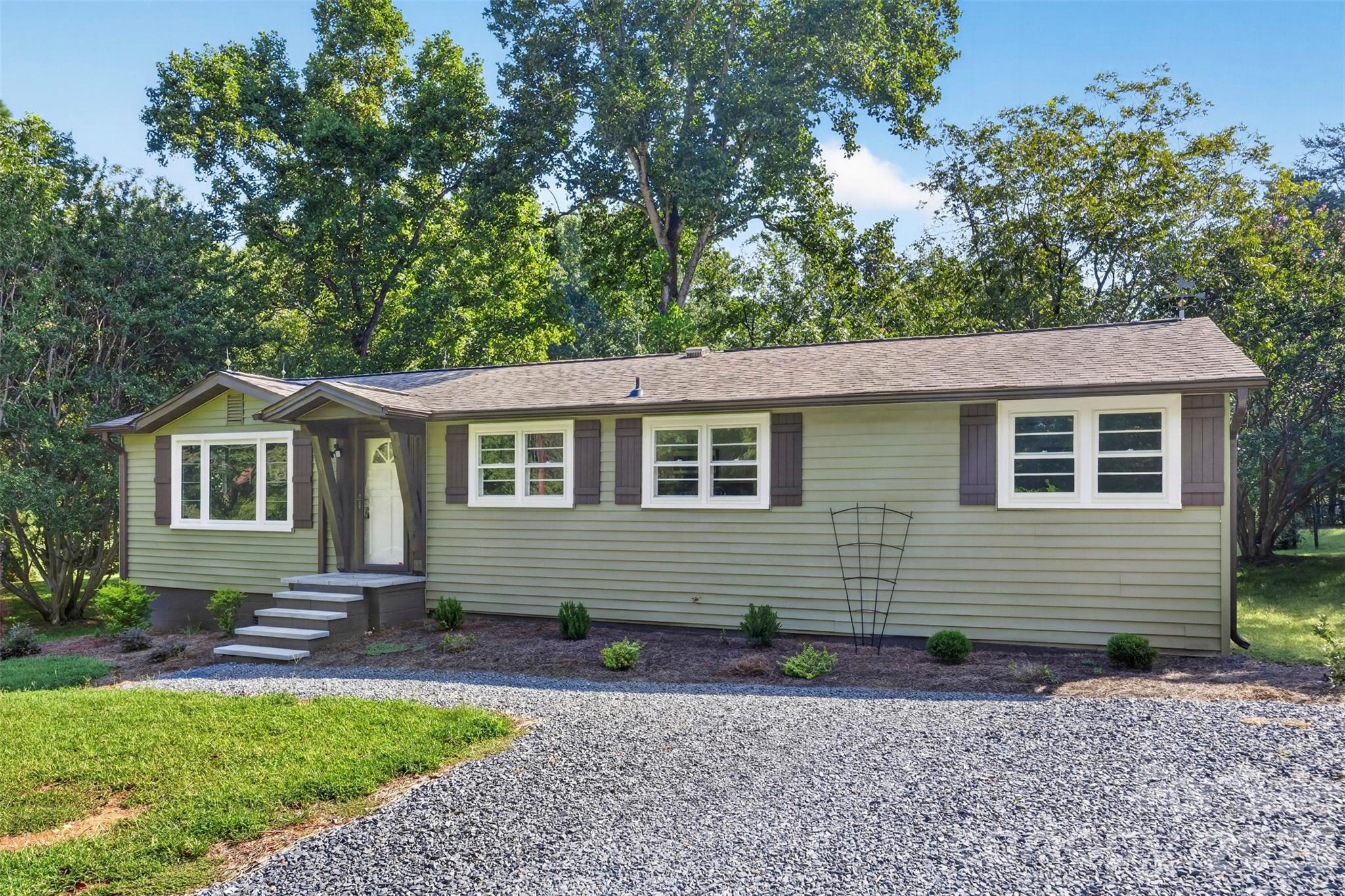 Single Family Residence at 435 Mahaffey Drive, Salisbury, photo 4 of 34