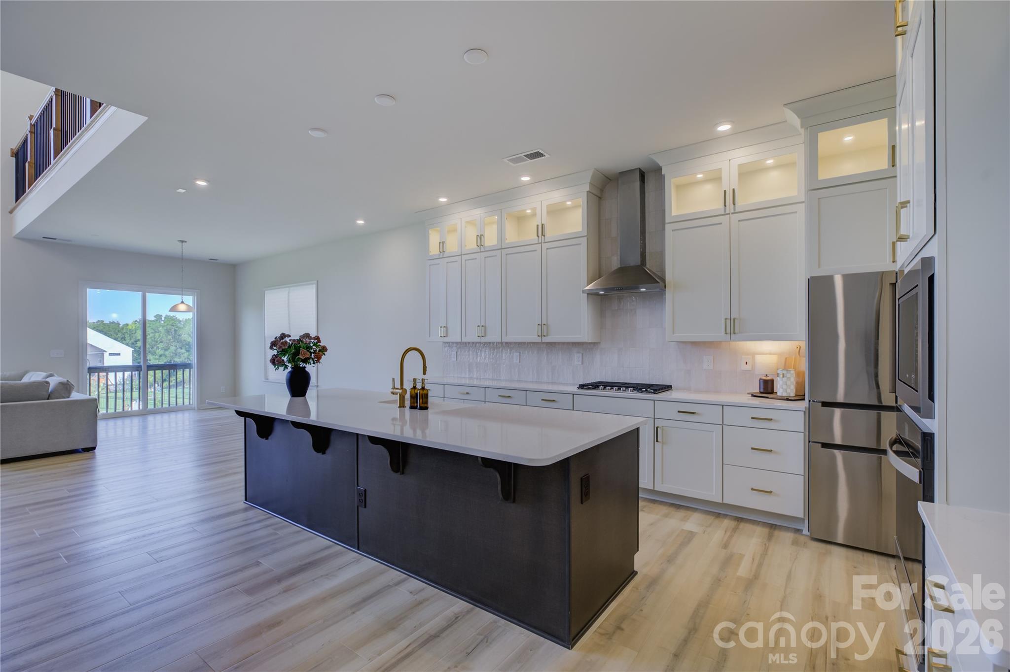 Single Family Residence at 17910 Wilbanks Drive, Charlotte, photo 8 of 48