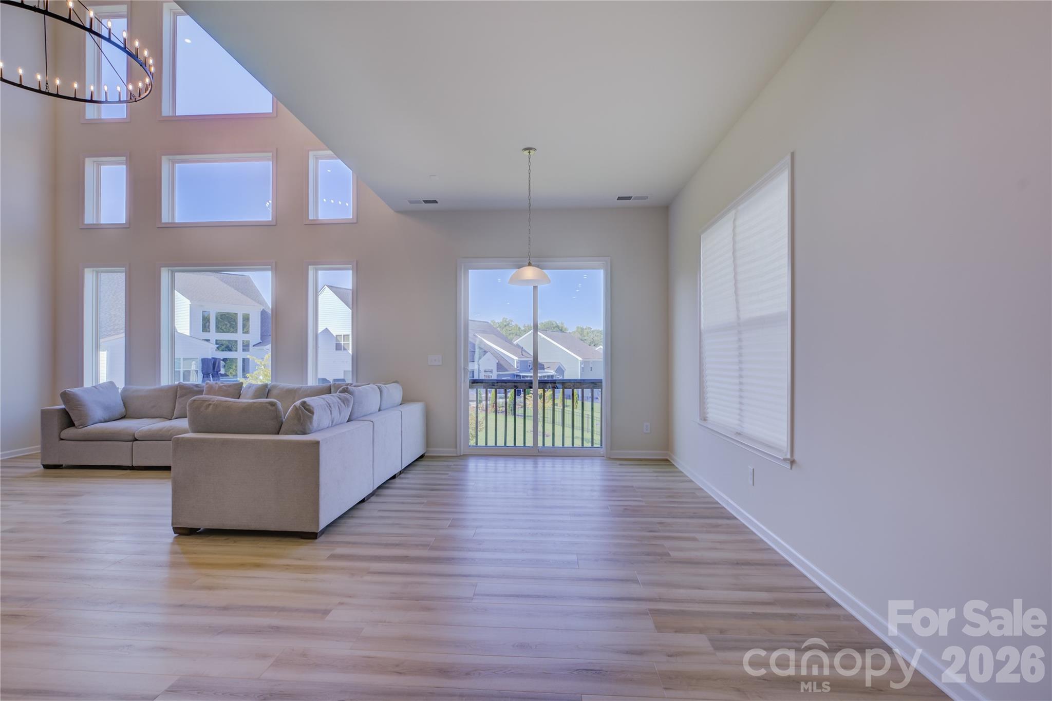 Single Family Residence at 17910 Wilbanks Drive, Charlotte, photo 14 of 48