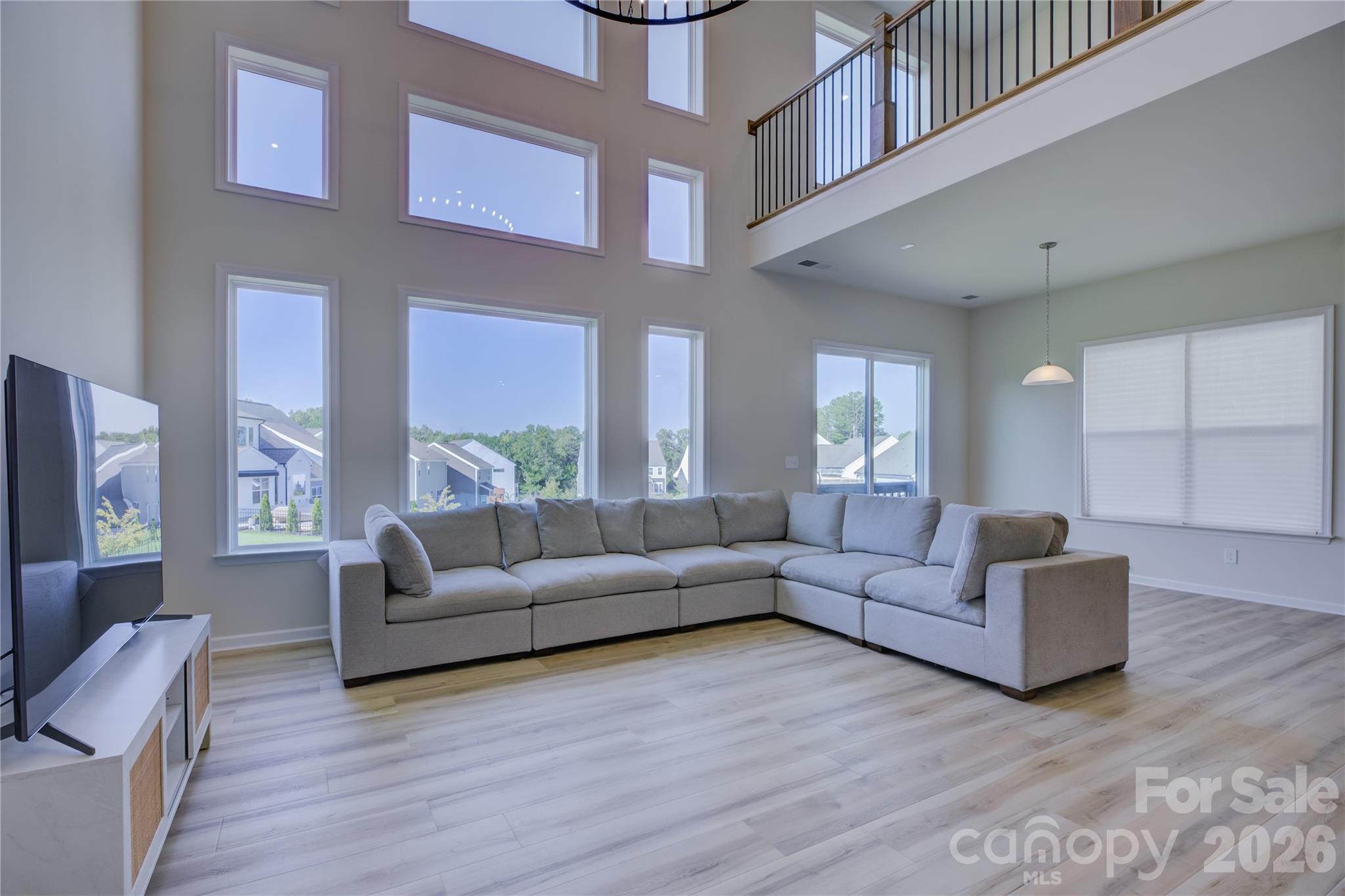 Single Family Residence at 17910 Wilbanks Drive, Charlotte, photo 17 of 48