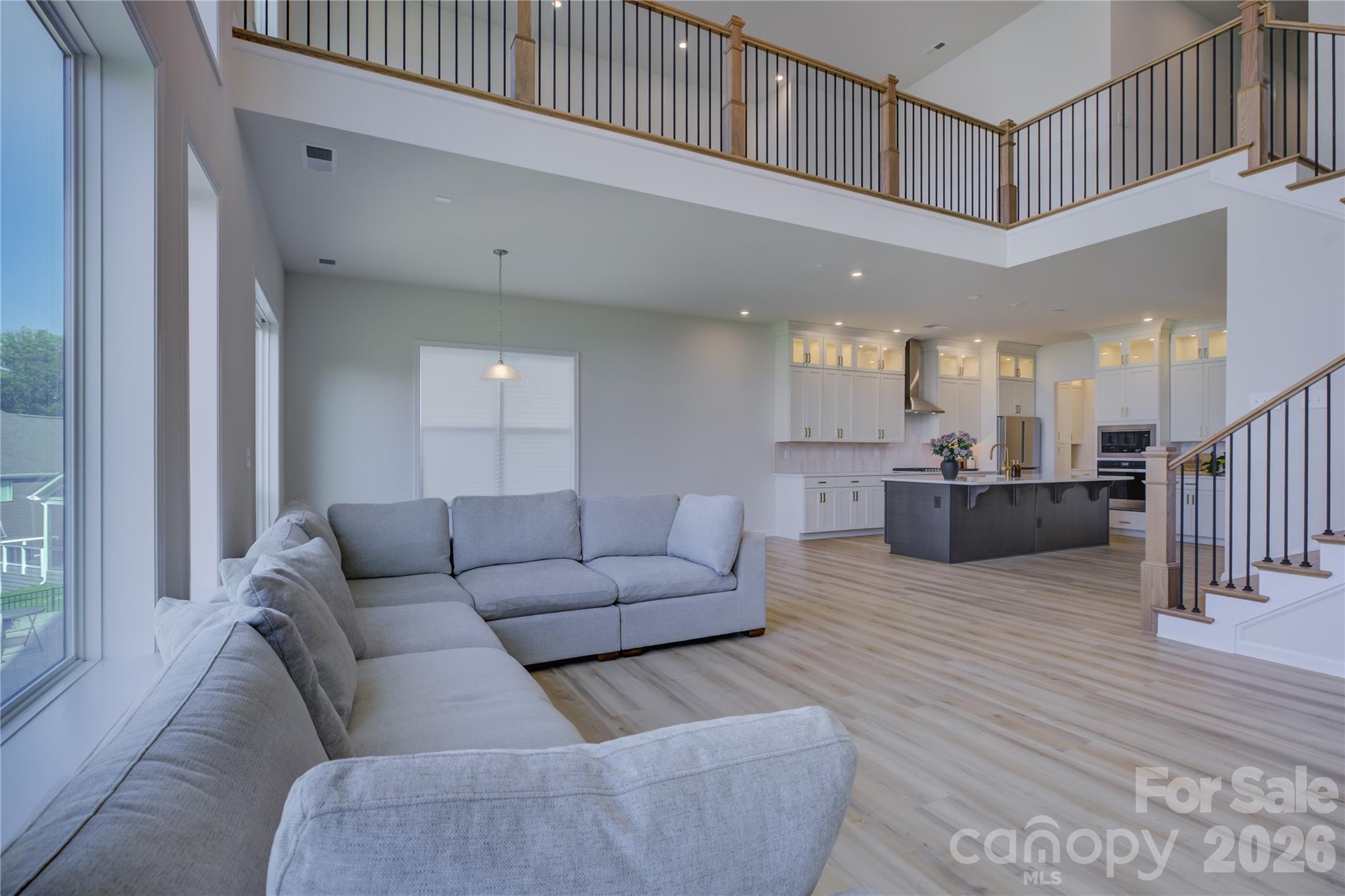 Single Family Residence at 17910 Wilbanks Drive, Charlotte, photo 18 of 48