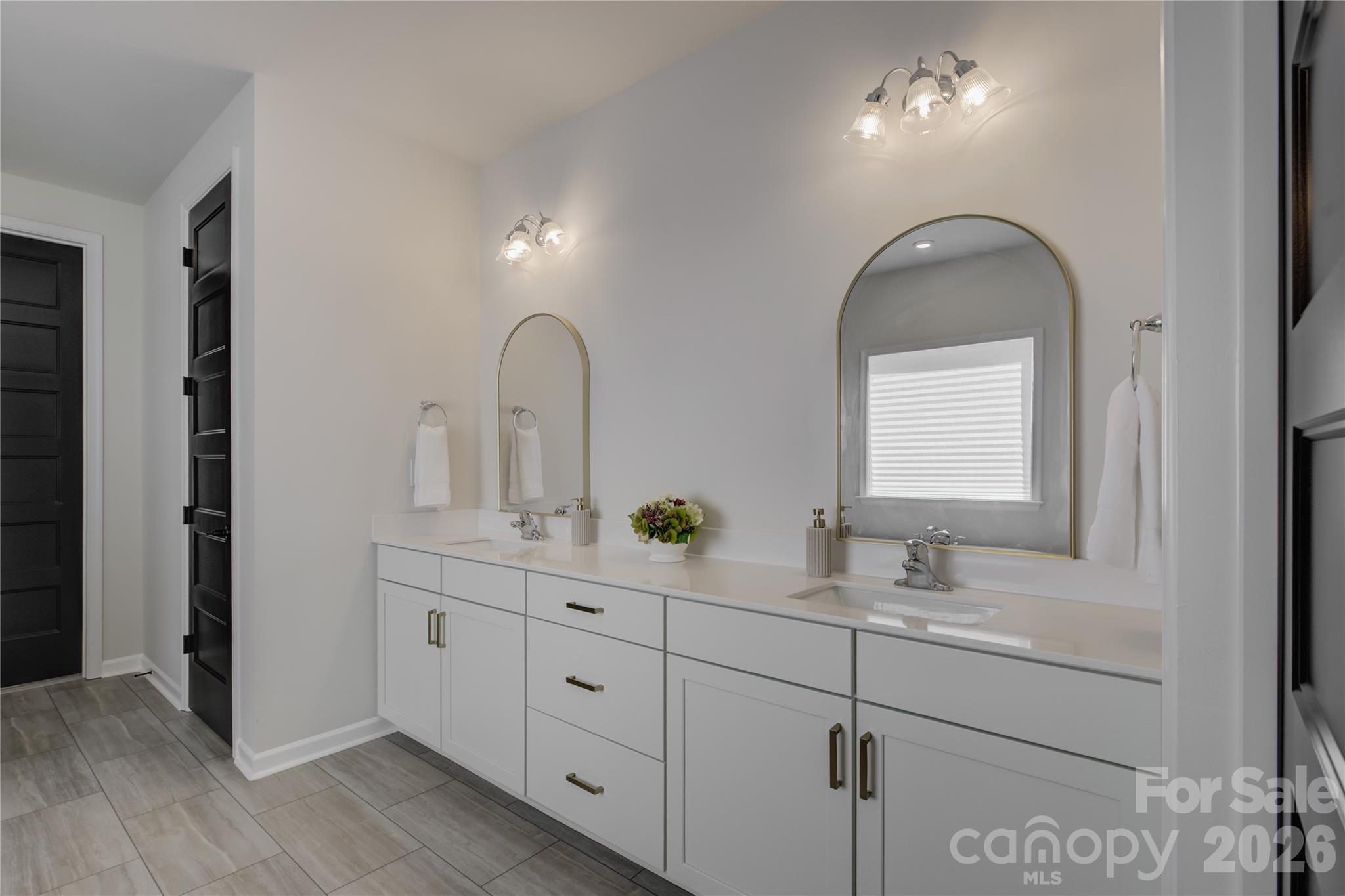 Single Family Residence at 17910 Wilbanks Drive, Charlotte, photo 32 of 48