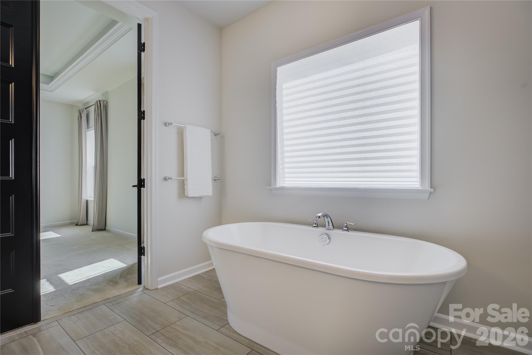 Single Family Residence at 17910 Wilbanks Drive, Charlotte, photo 35 of 48