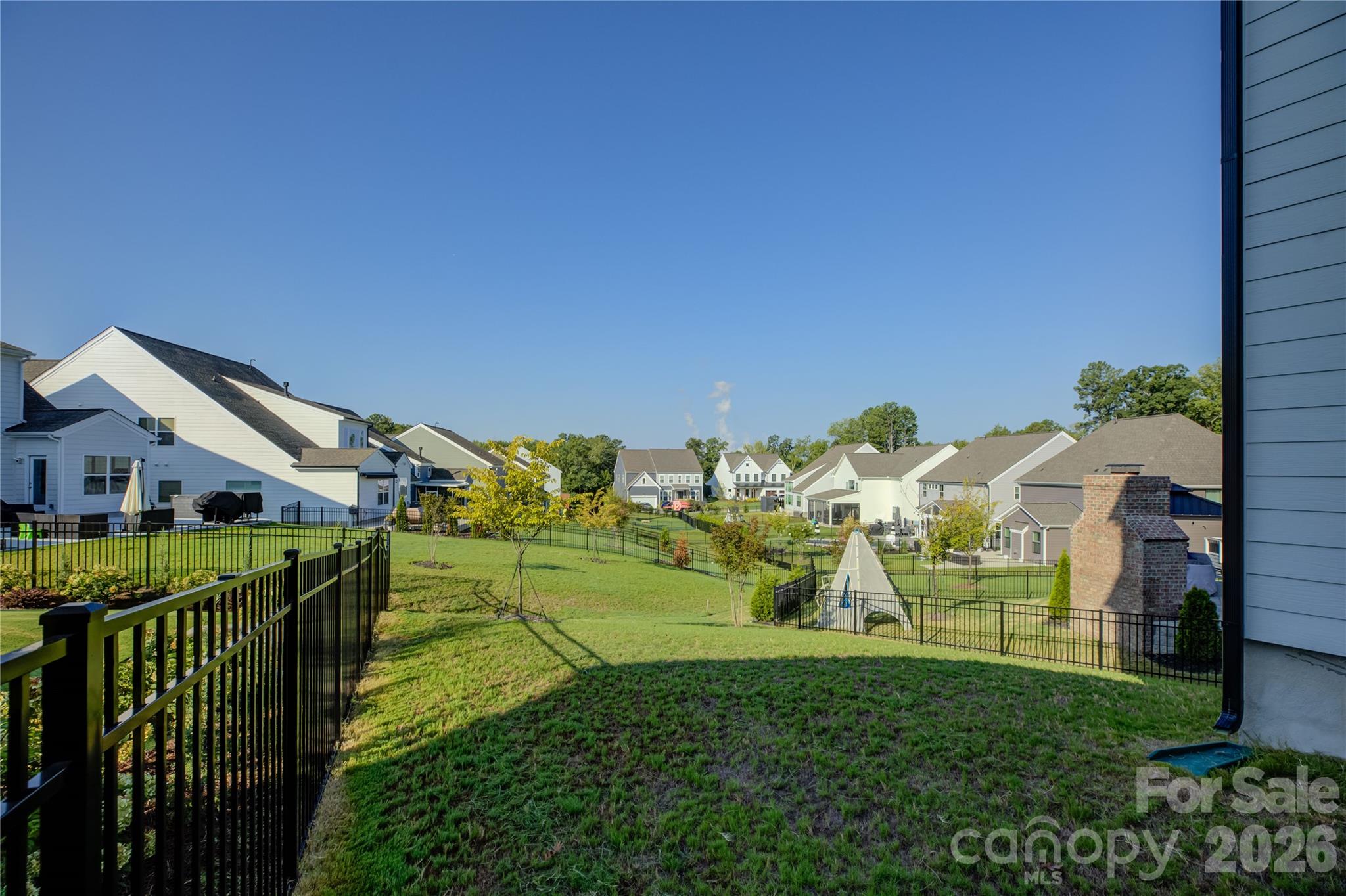 Single Family Residence at 17910 Wilbanks Drive, Charlotte, photo 43 of 48