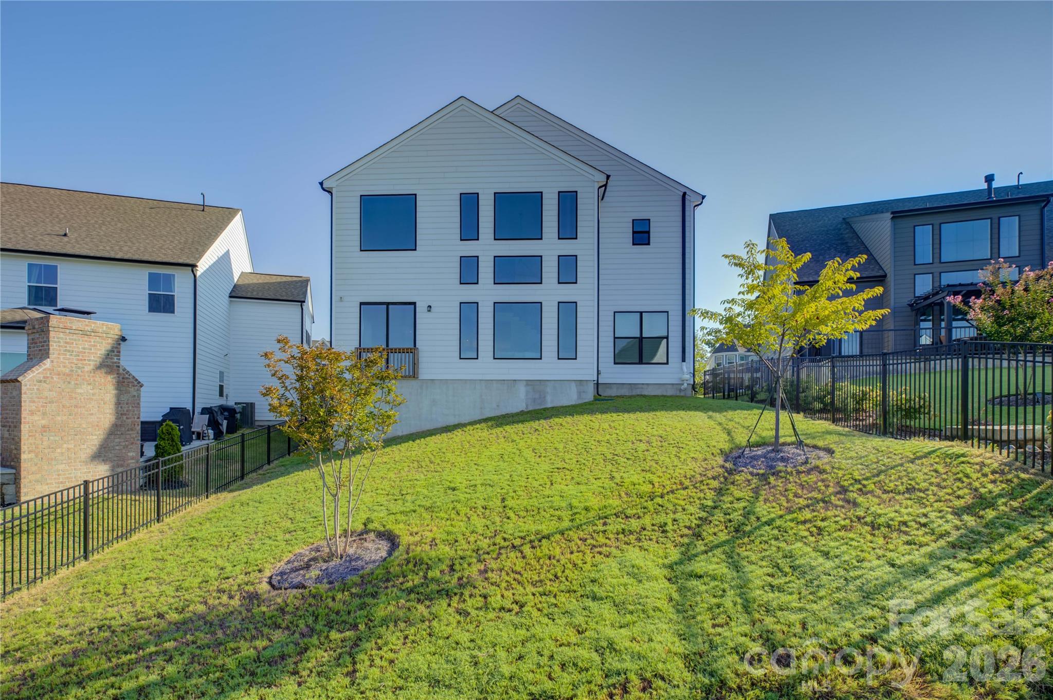 Single Family Residence at 17910 Wilbanks Drive, Charlotte, photo 44 of 48