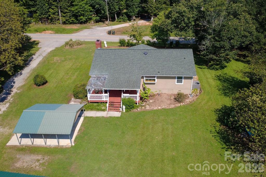 Single Family Residence at 8095 Henry Harris Road, Indian Land, photo 4 of 43