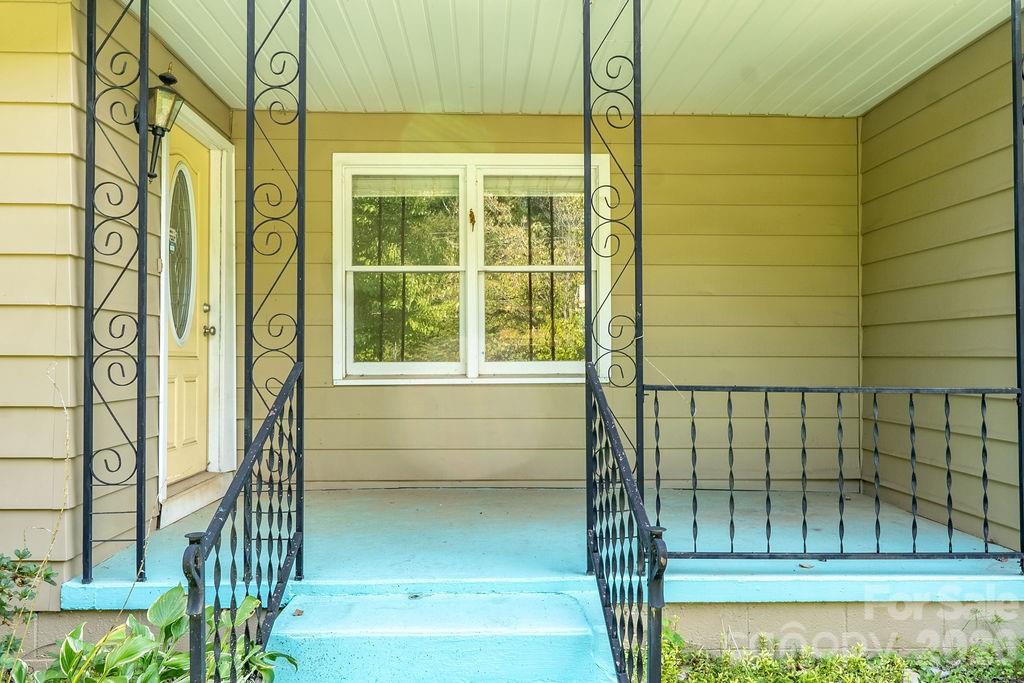 Single Family Residence at 8095 Henry Harris Road, Indian Land, photo 28 of 43