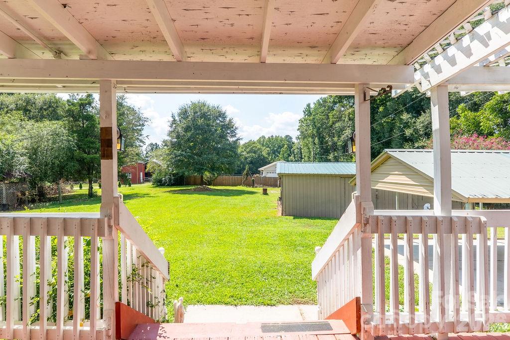 Single Family Residence at 8095 Henry Harris Road, Indian Land, photo 5 of 43